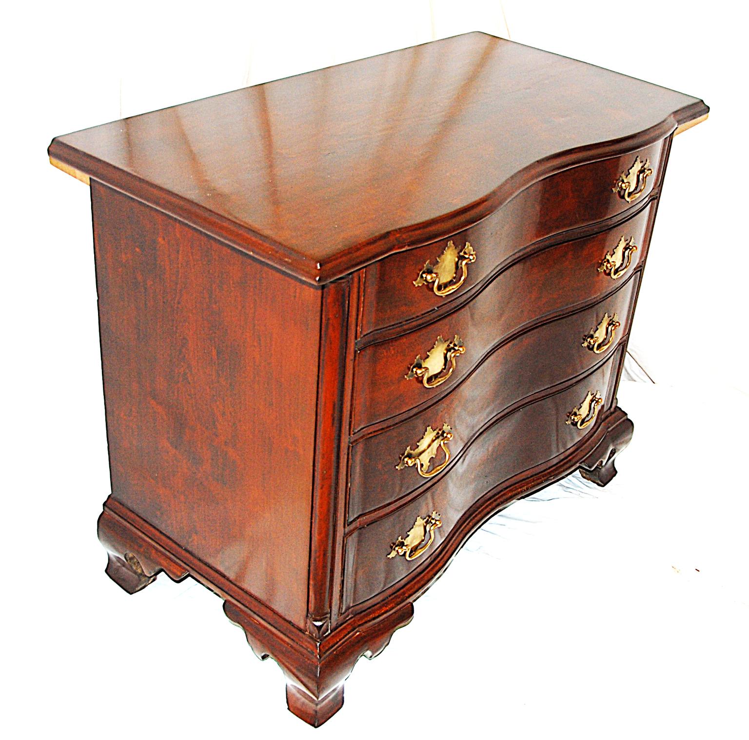 American Federal Chippendale Cherry Chest of Drawers Reverse Serpentine Form In Good Condition In Wells, ME