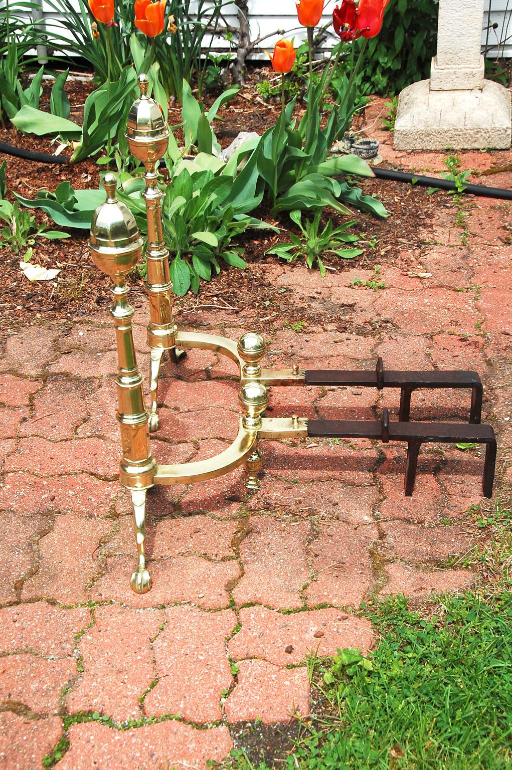 American Federal Philadelphia Brass Andirons Faceted Acorn Top In Good Condition For Sale In Wells, ME