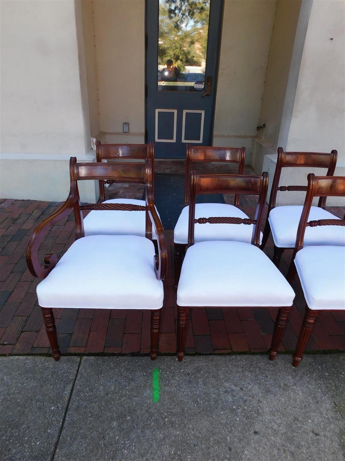 English Regency Set of Eight Mahogany Dining Room Chairs W/ Reeded Legs C. 1810 In Excellent Condition For Sale In Hollywood, SC