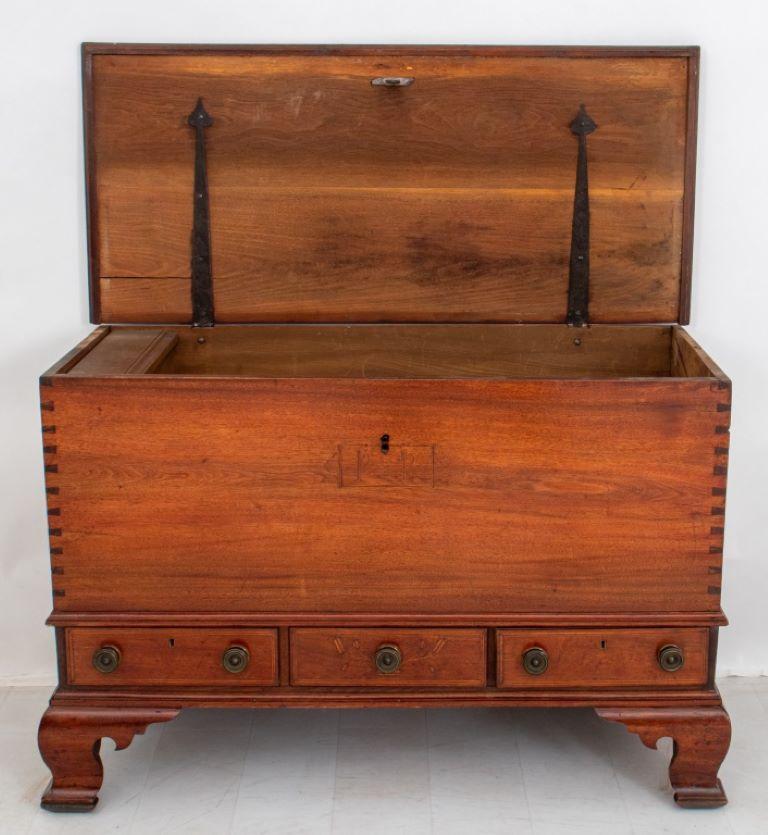 American Federal Style Blanket Chest, 19th C For Sale 1