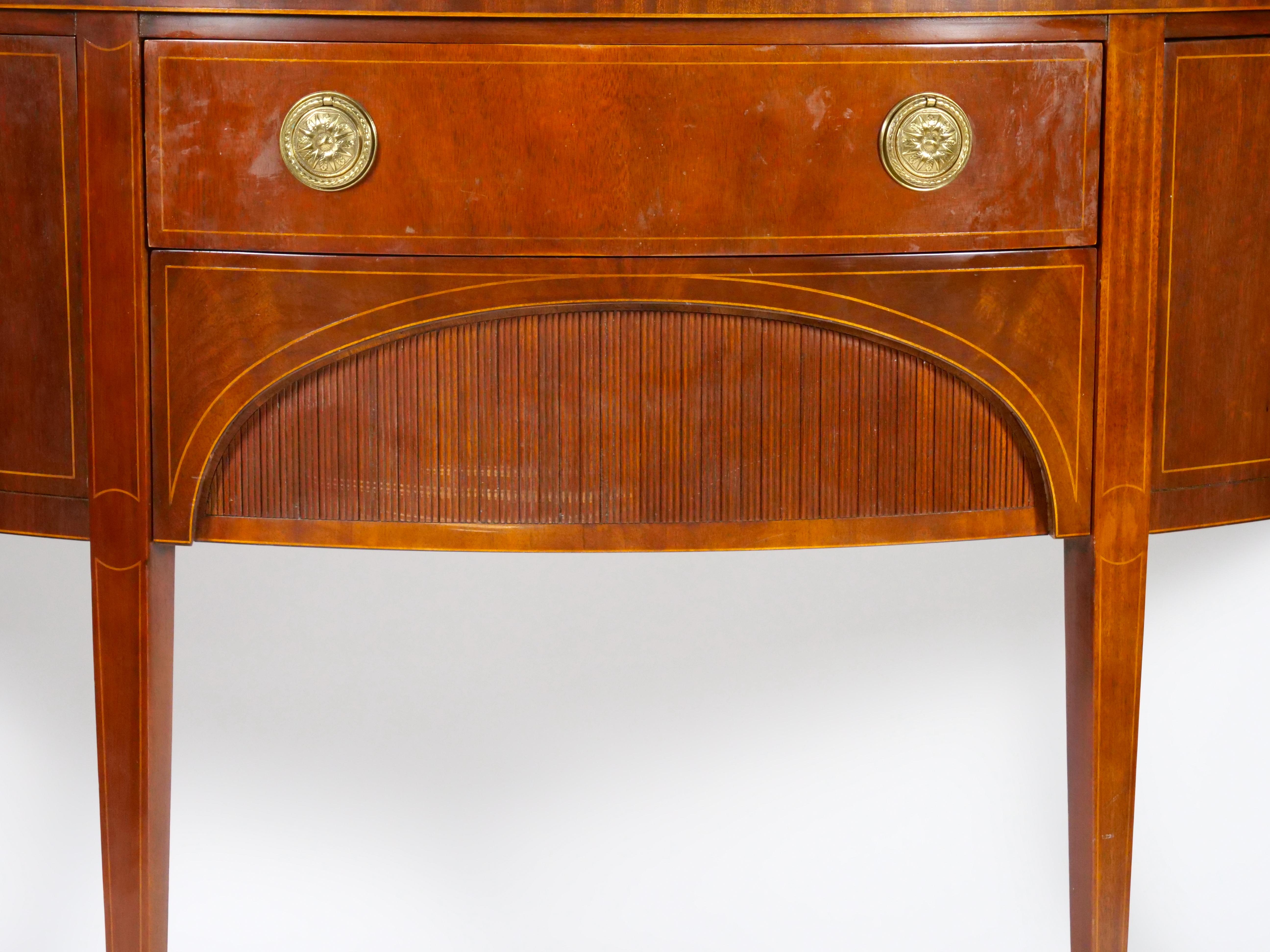 American Federal Style Mahogany Inlaid Decorated Credenzas / Sideboard For Sale 3