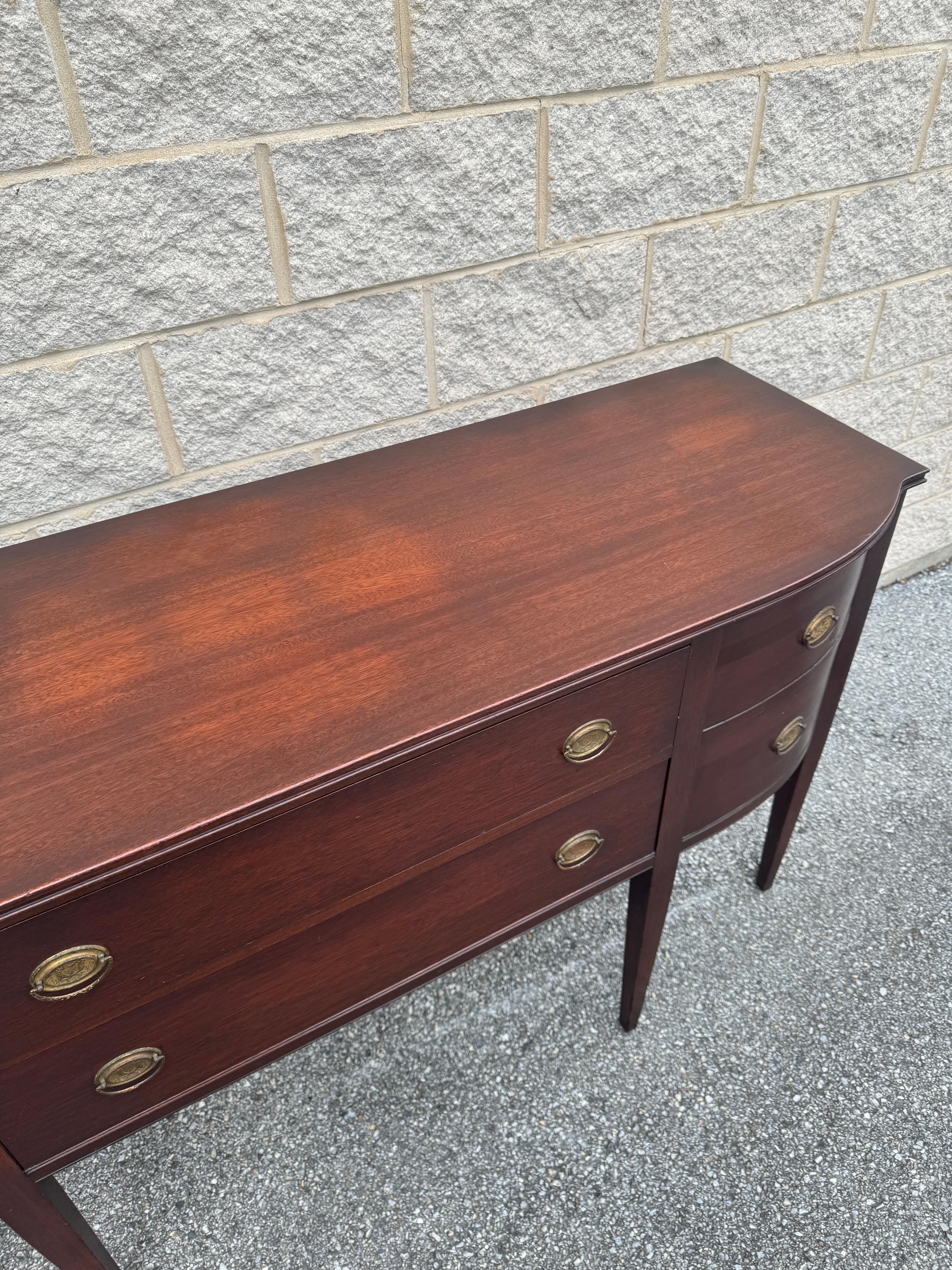 American Federal Style Mahogany Sideboard  For Sale 1