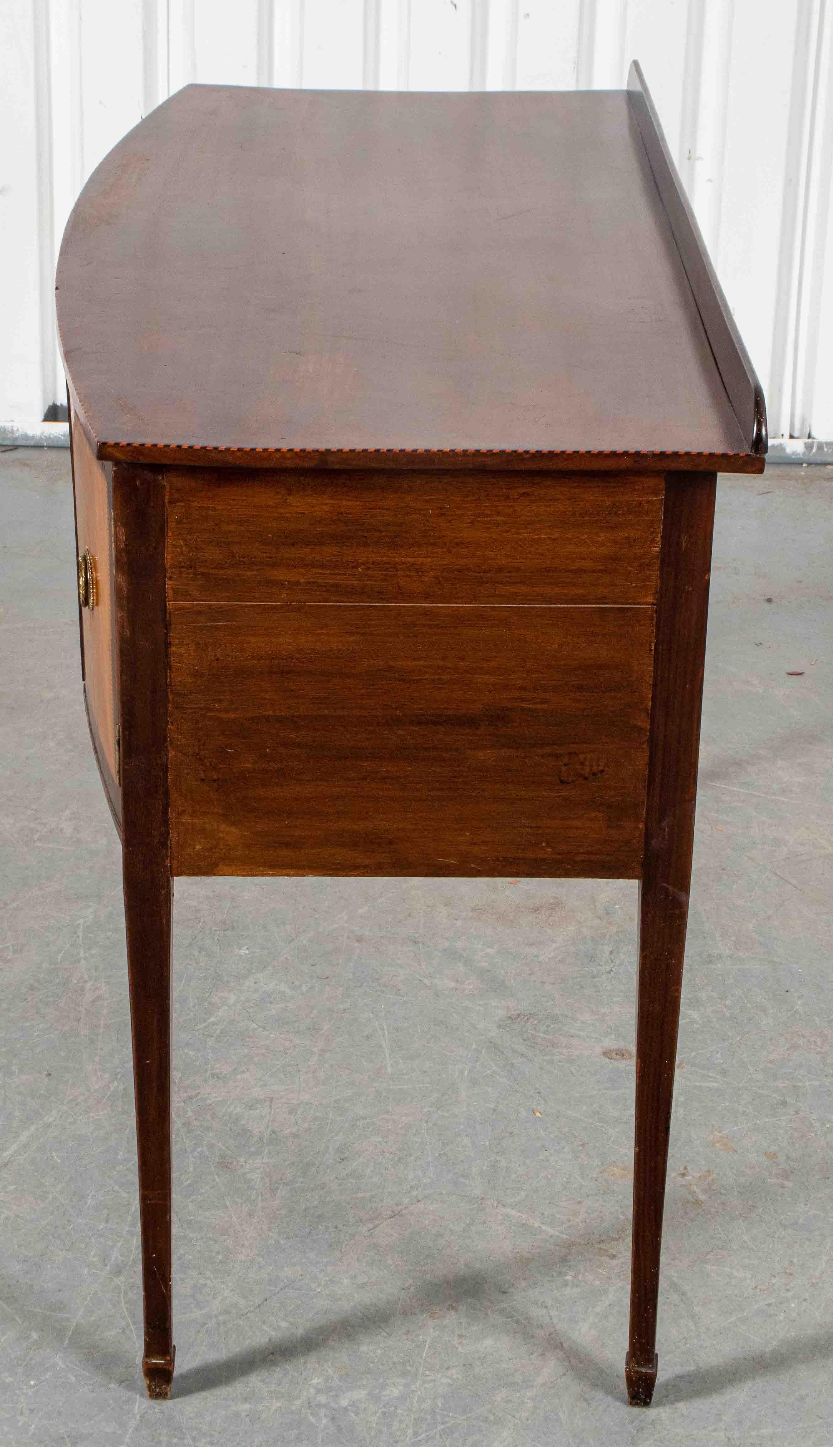 XX secolo Credenza in stile Feder americano