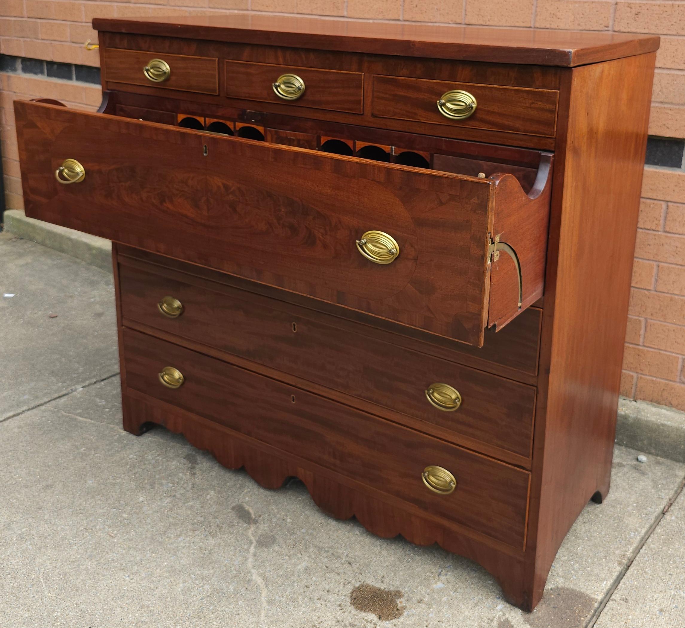 Escritorio de Mayordomo Federal Americano de Caoba Remolino  Nueva York, circa 1800s en venta 7