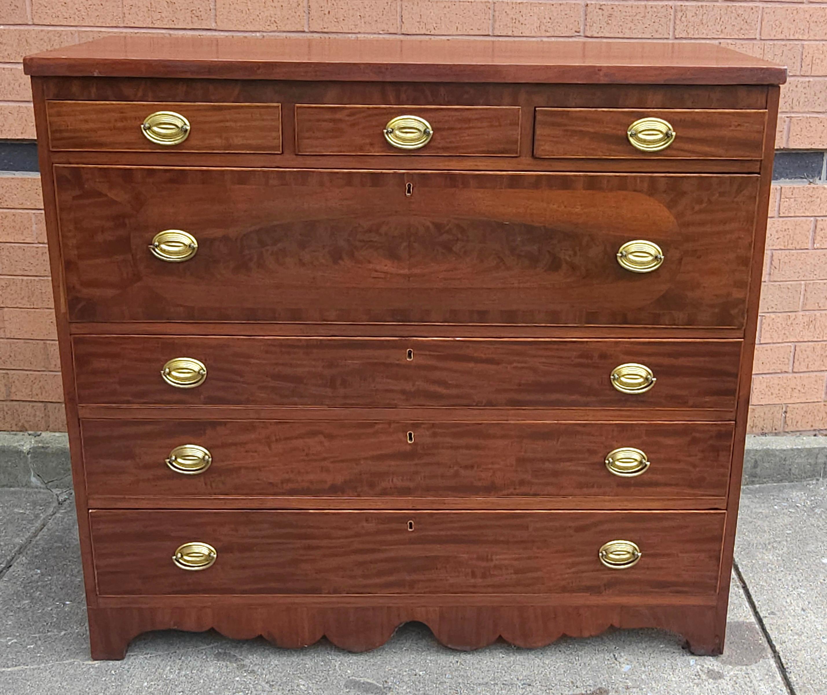 Escritorio de Mayordomo Federal Americano de Caoba Remolino  Nueva York, circa 1800s siglo XIX en venta