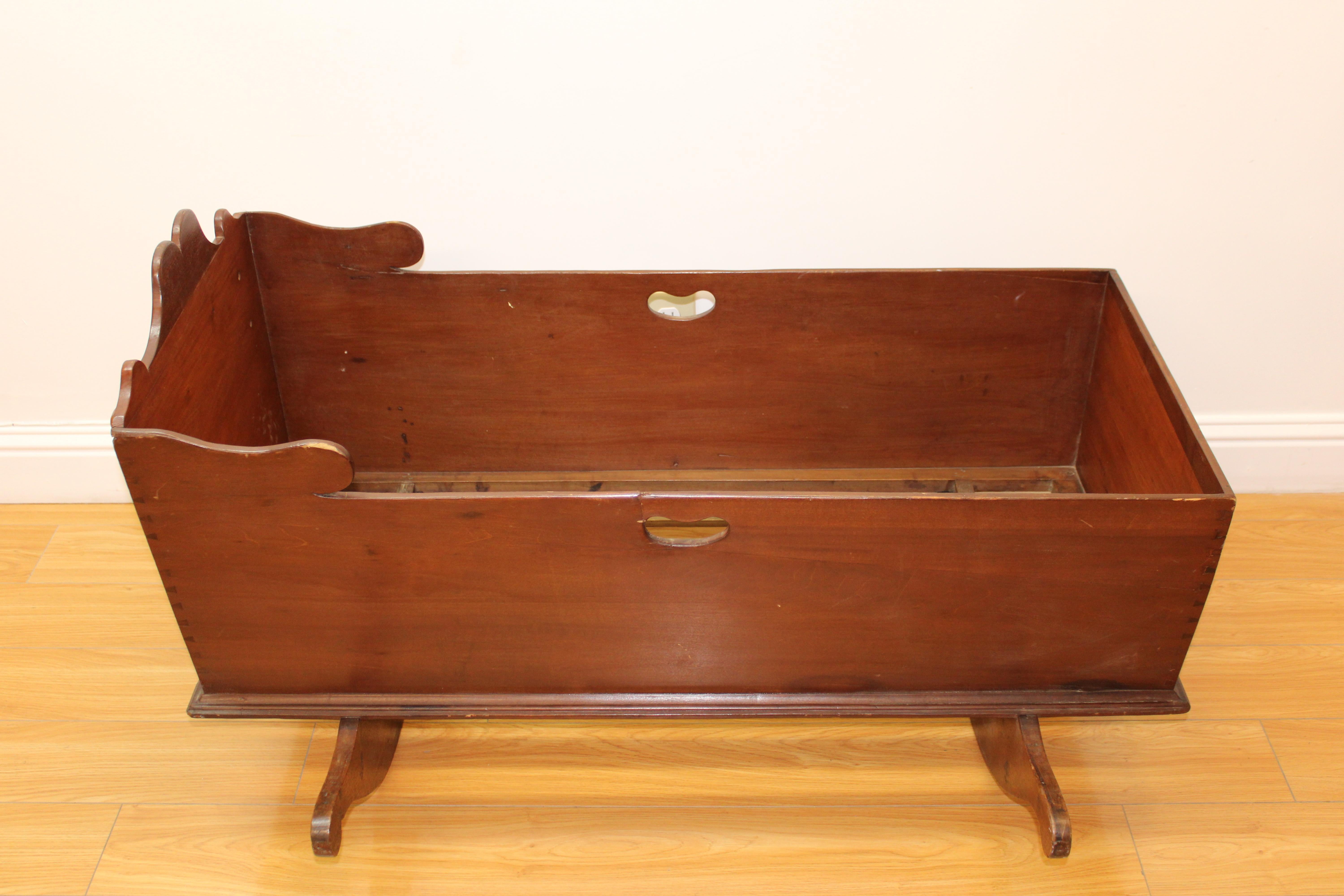 American Federal Tulip Poplar & Walnut Carved Cradle In Good Condition For Sale In San Francisco, CA