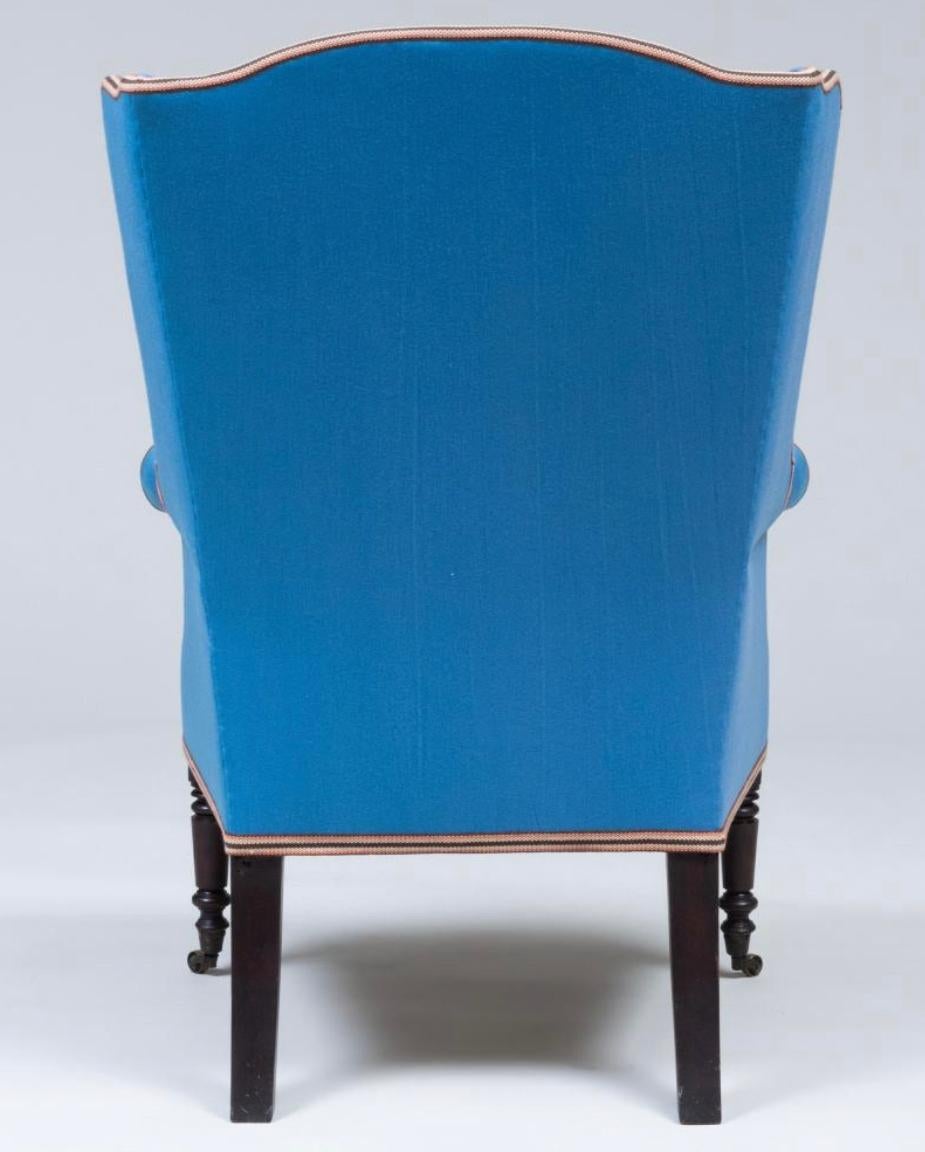 Américain Chaise fédérale américaine Wingback avec tapisserie bleue en vente