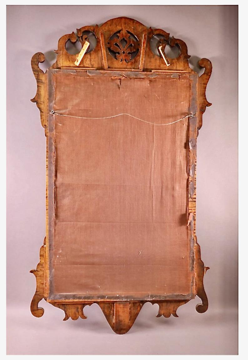 American Figured Maple Chippendale-Style Mirror In Good Condition In Pasadena, CA