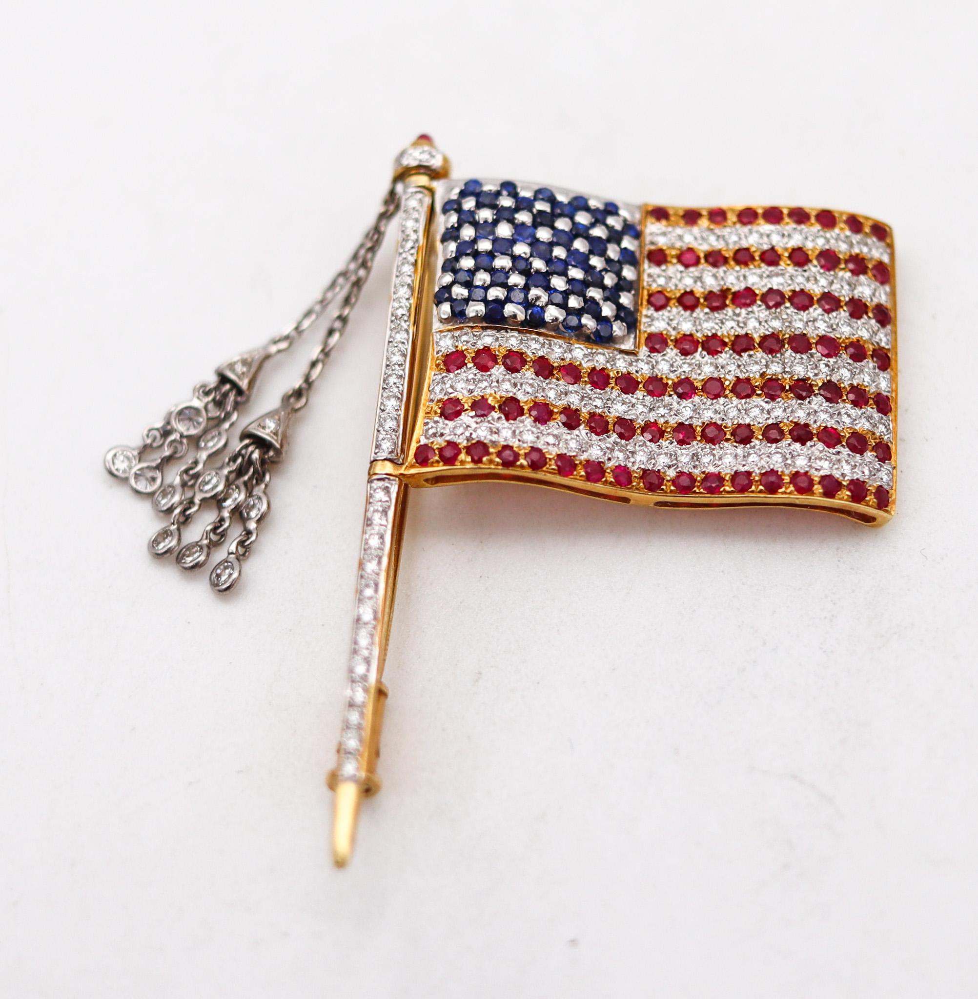 American flag convertible brooch.

Very beautiful piece, created in America during the mid century period, back in the 1950. This gorgeous brooch, has been carefully crafted in the shape of the United States Of America flag, in solid yellow gold of