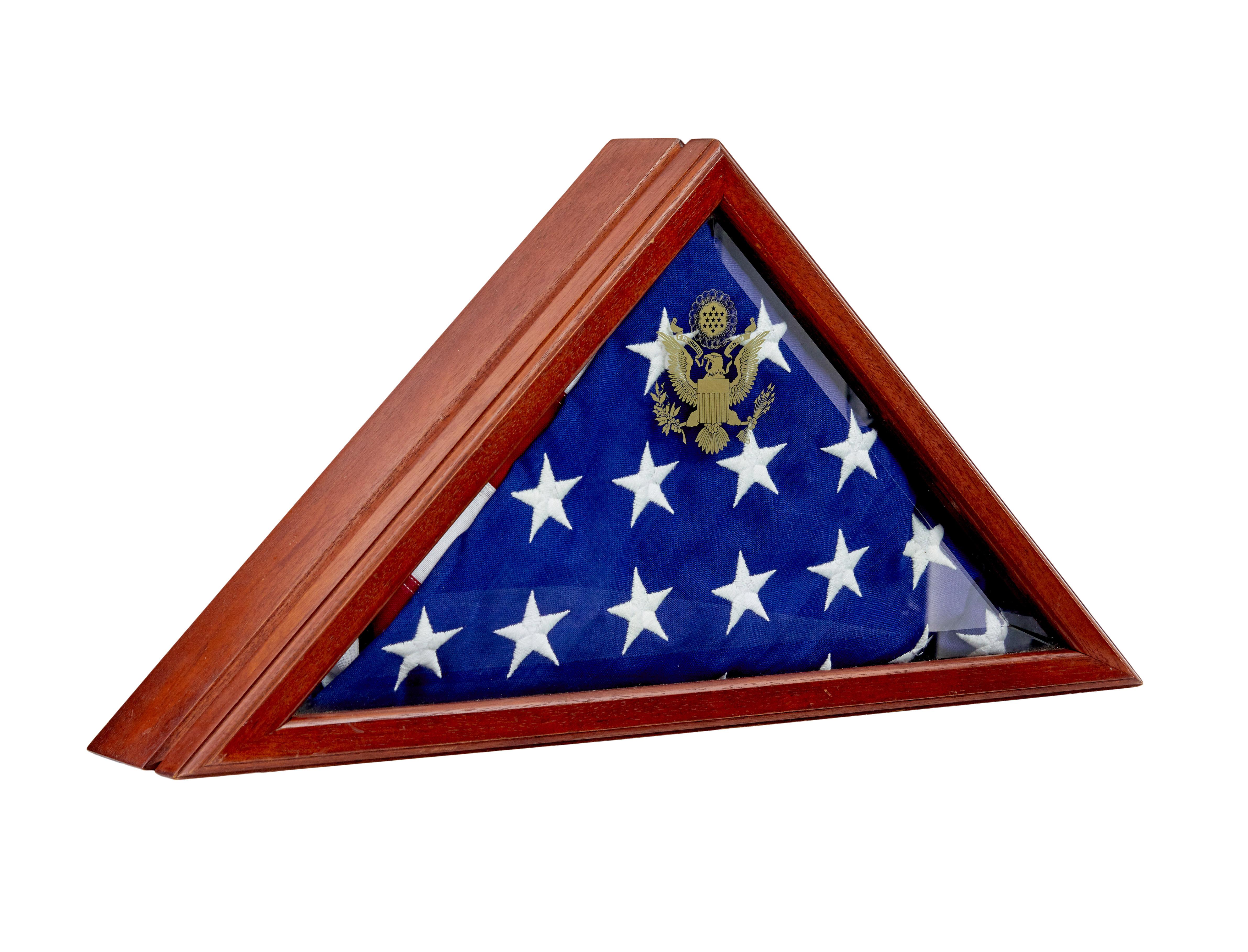 20th Century American flag in glazed presentation cabinet For Sale