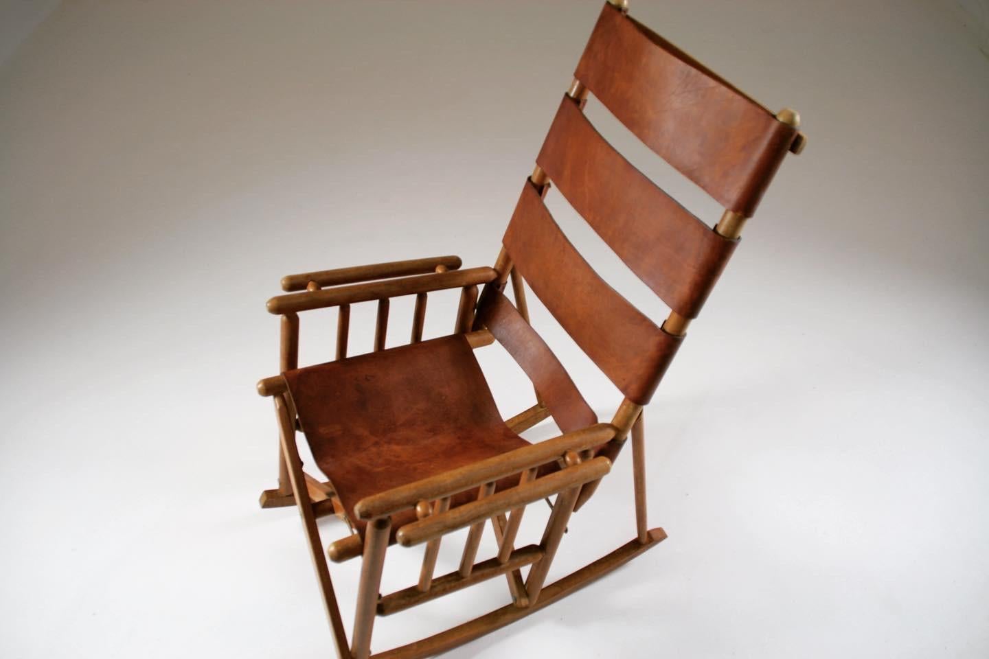 American Foldable Wood and Leather Rocking Chair, 1960s 6