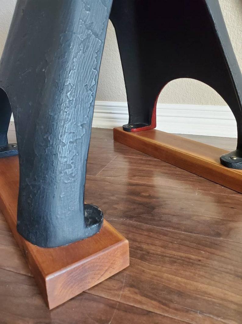American Folk Art Industrial Iron Anvil Stand  In Good Condition For Sale In Forney, TX
