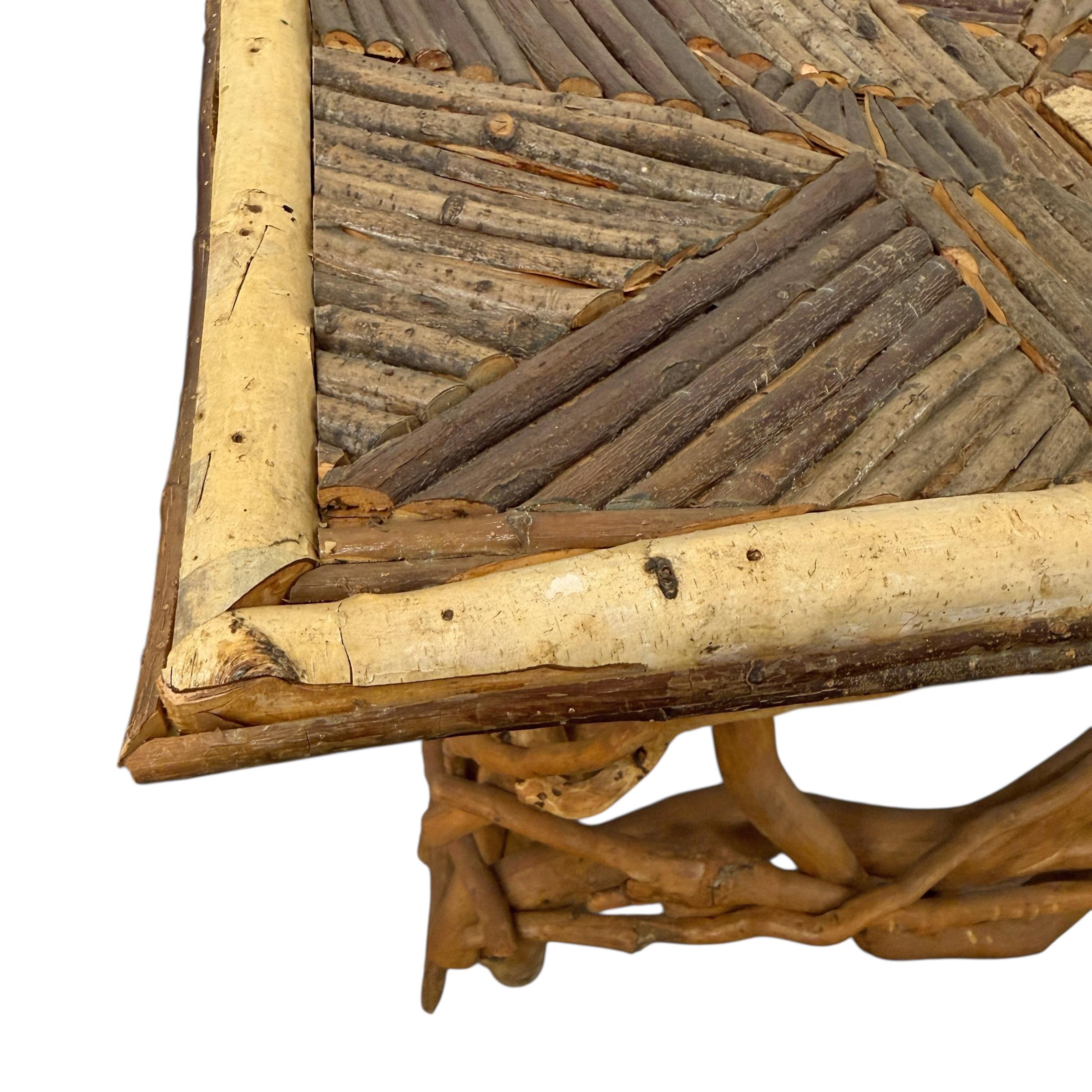 Table à serpent en bois de rameaux et bois de racines incrusté d'art populaire américain en vente 5