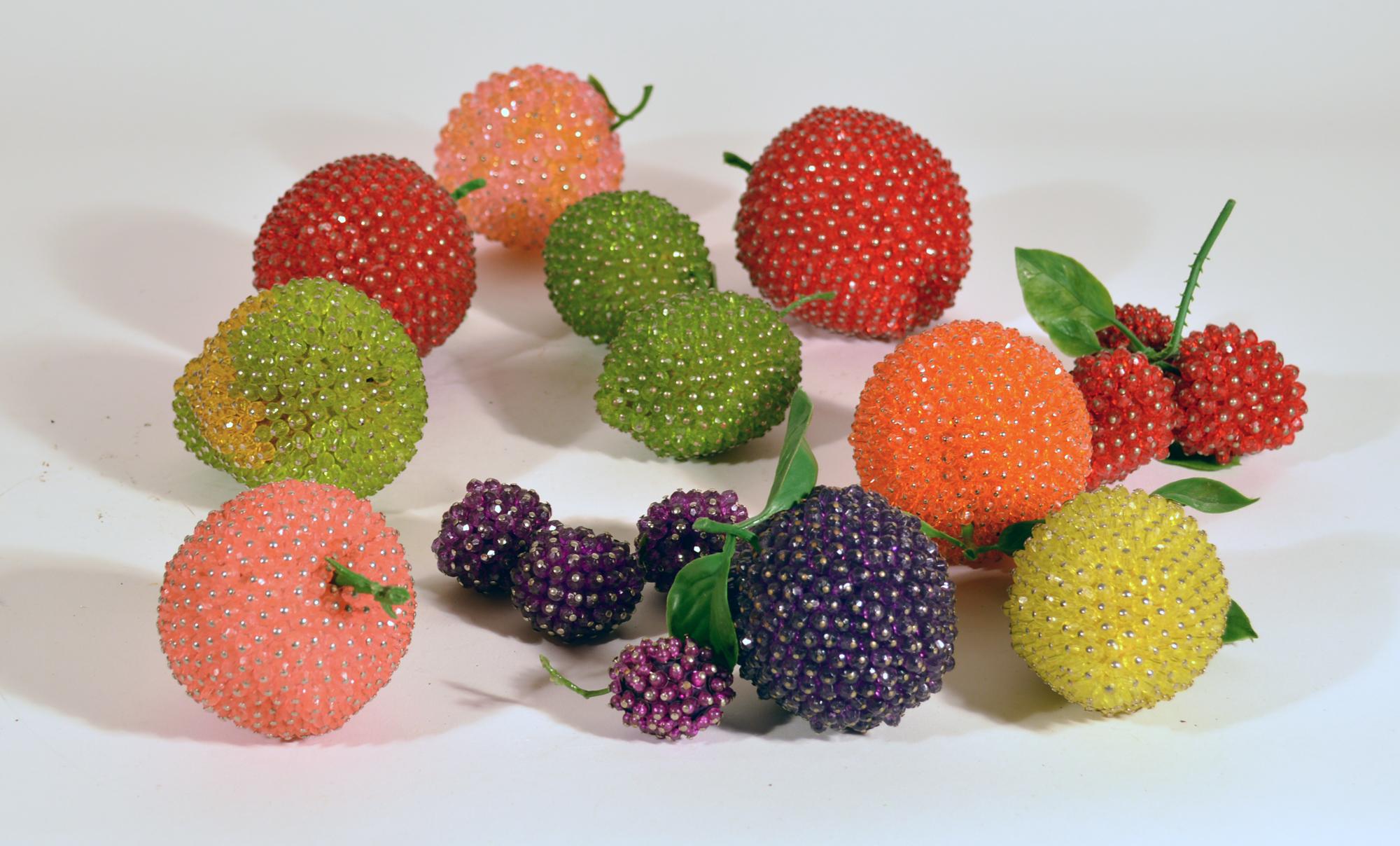 Cesta de Metal Artística Americana de Fruta con Cuentas, Principios del Siglo XX en venta 2