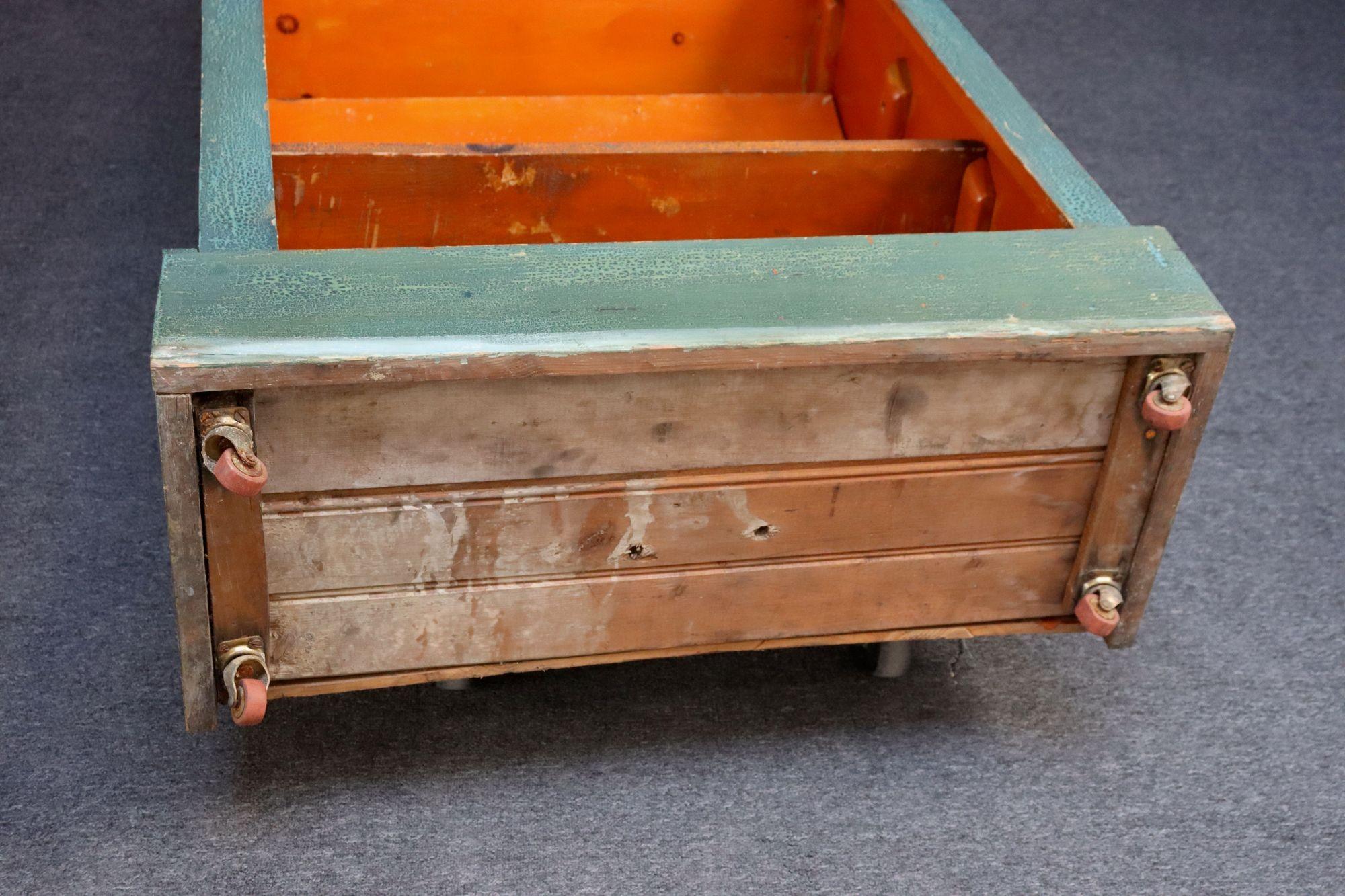 American Folk Art Painted Pine Teal Bookcase on Casters with Removable Shelves For Sale 15