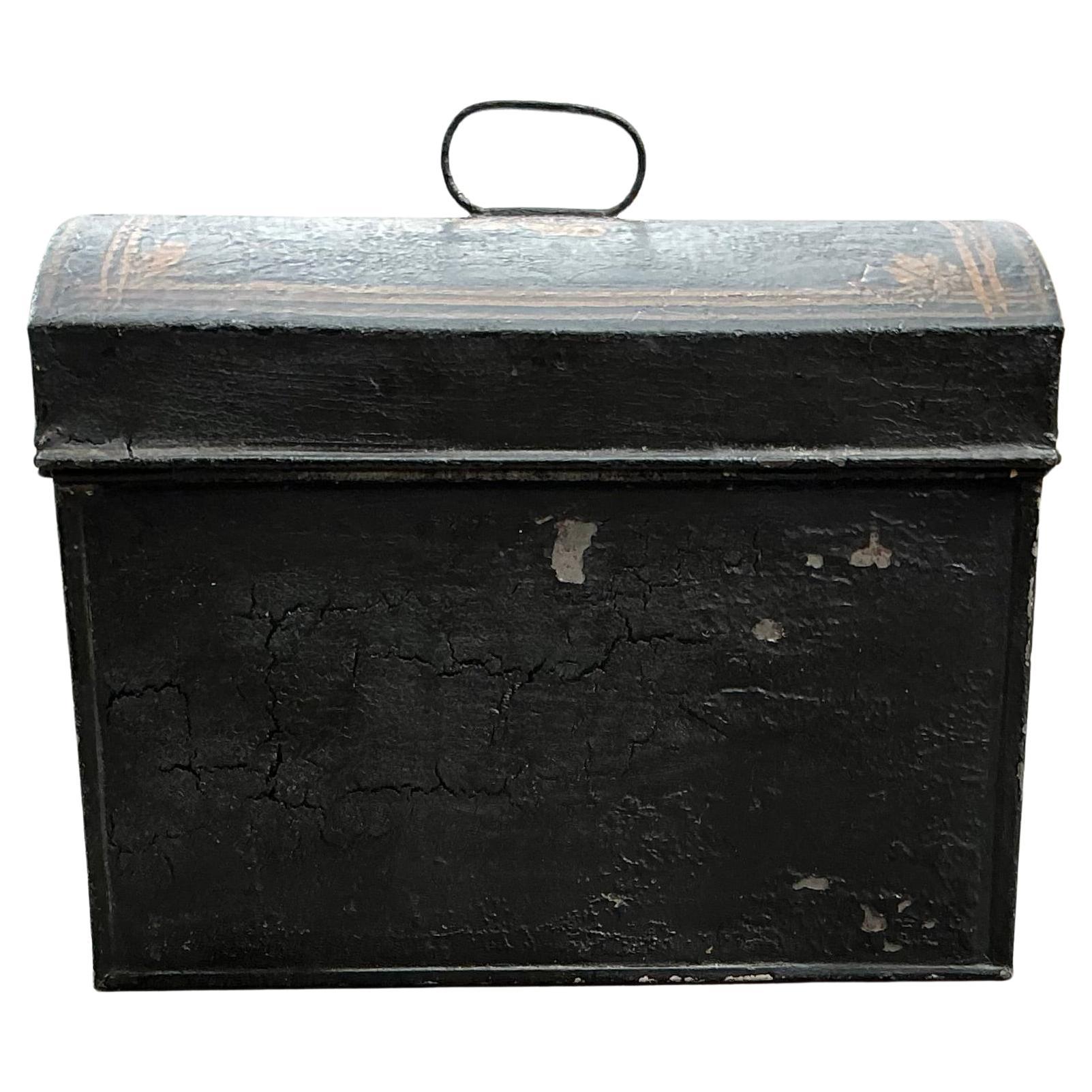 Hand-Painted American Folk Art Painted Toleware Tin Box For Sale