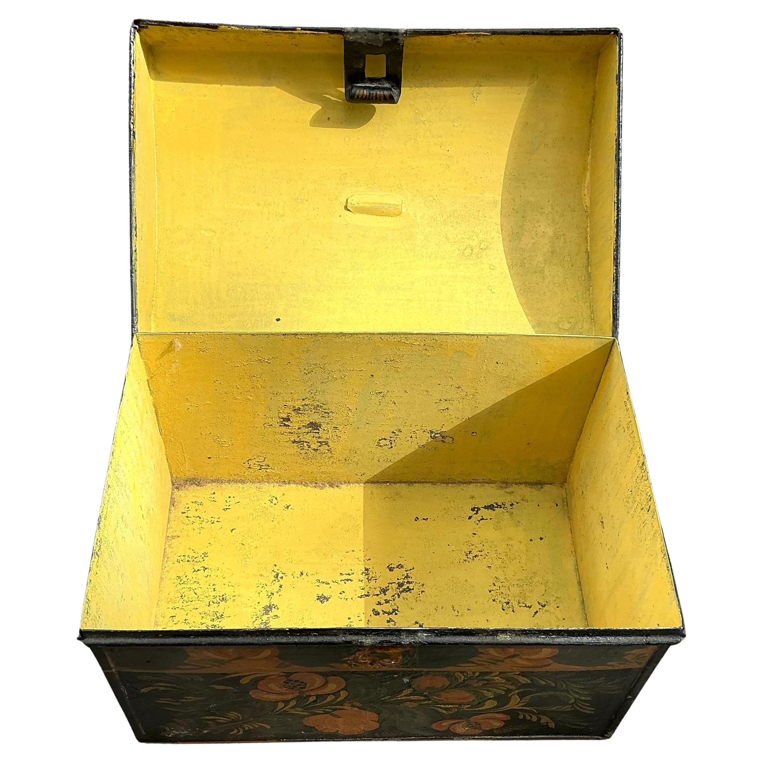American Folk Art Painted Toleware Tin Box For Sale 2