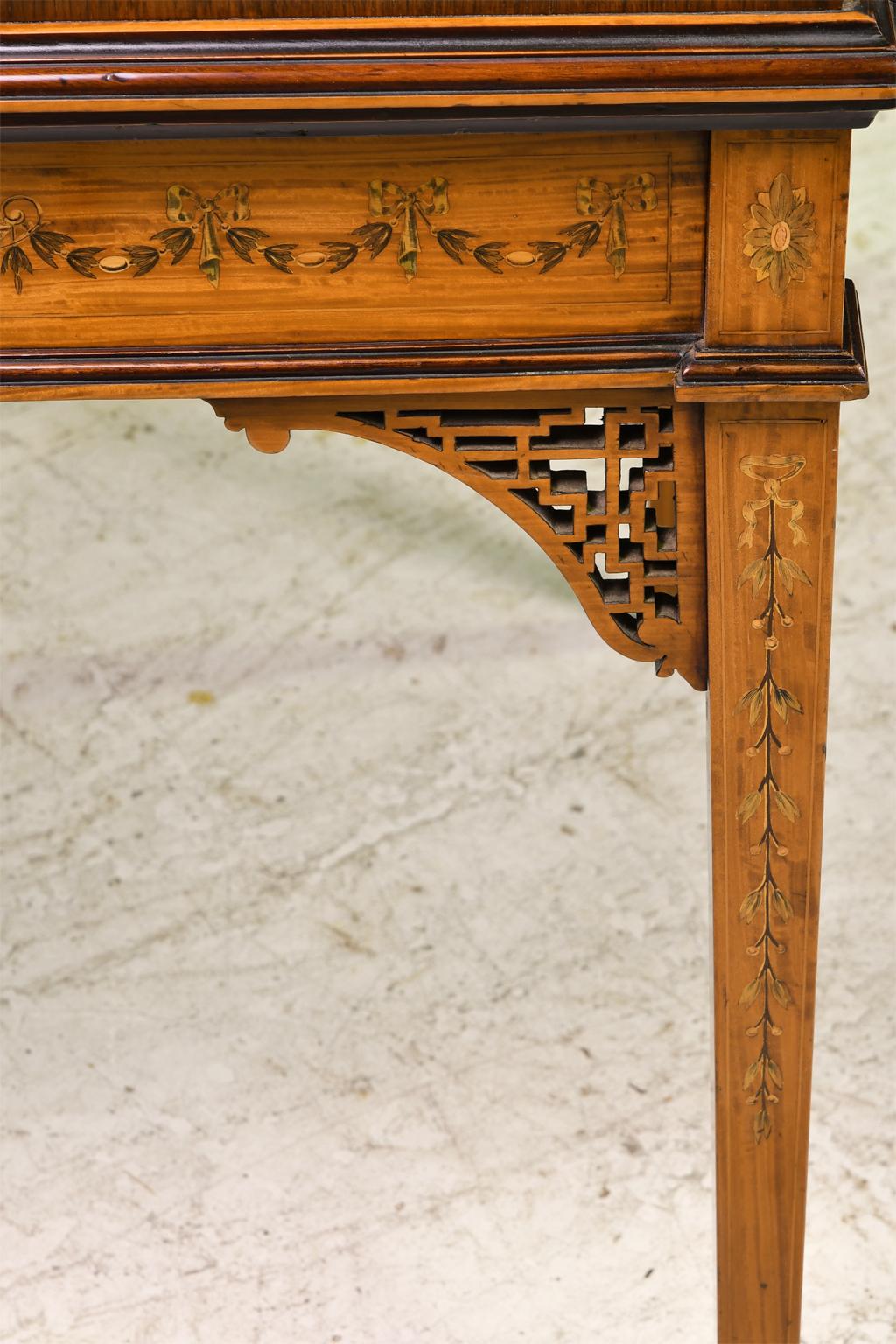 American Gilded Age Hepplewhite-Style Writing Desk in Satinwood w/ Marquetry For Sale 9