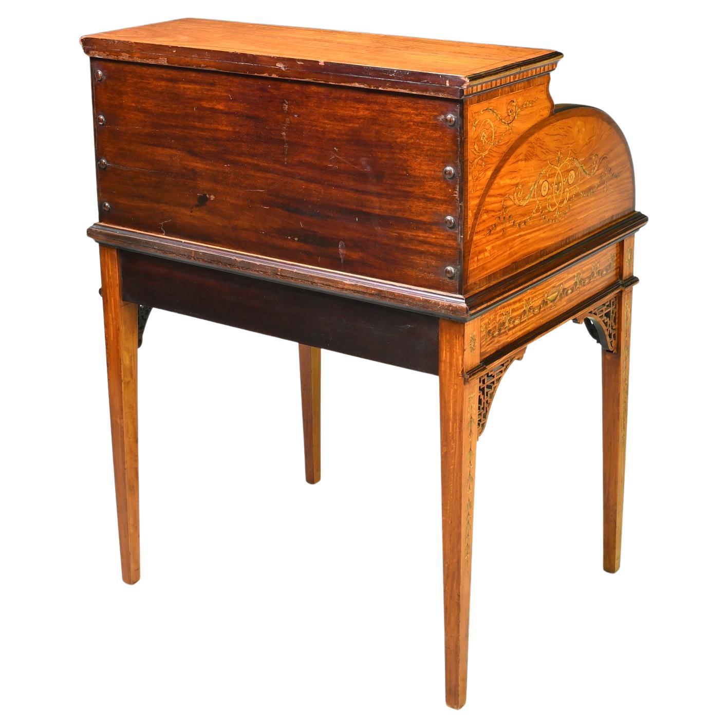 American Gilded Age Hepplewhite-Style Writing Desk in Satinwood w/ Marquetry For Sale 2