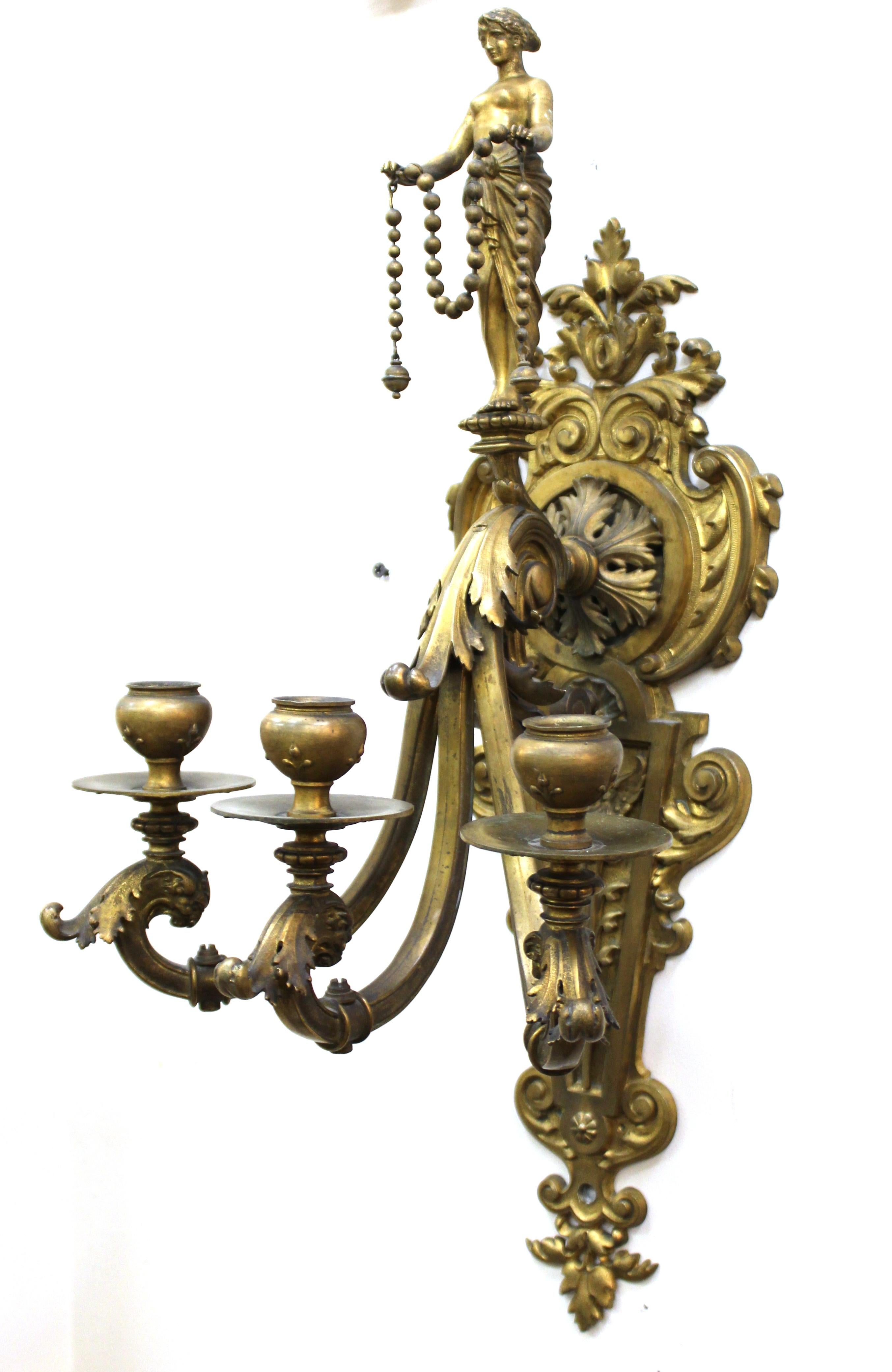 American Gilded Age Neoclassical Style Candelabra Sconces in Gilt Bronze In Good Condition In New York, NY