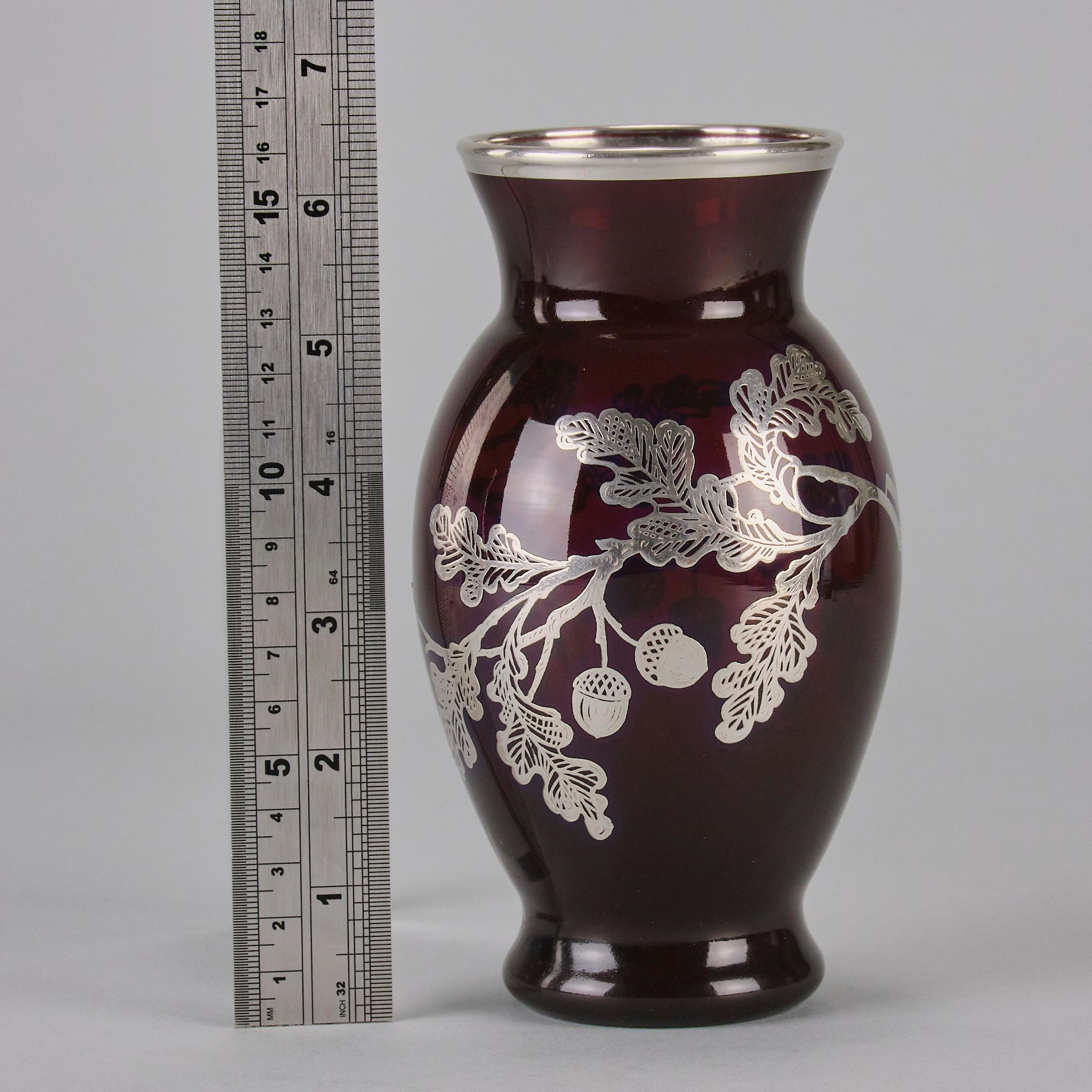 Vase en verre américain argenté à fleurs en vente 3