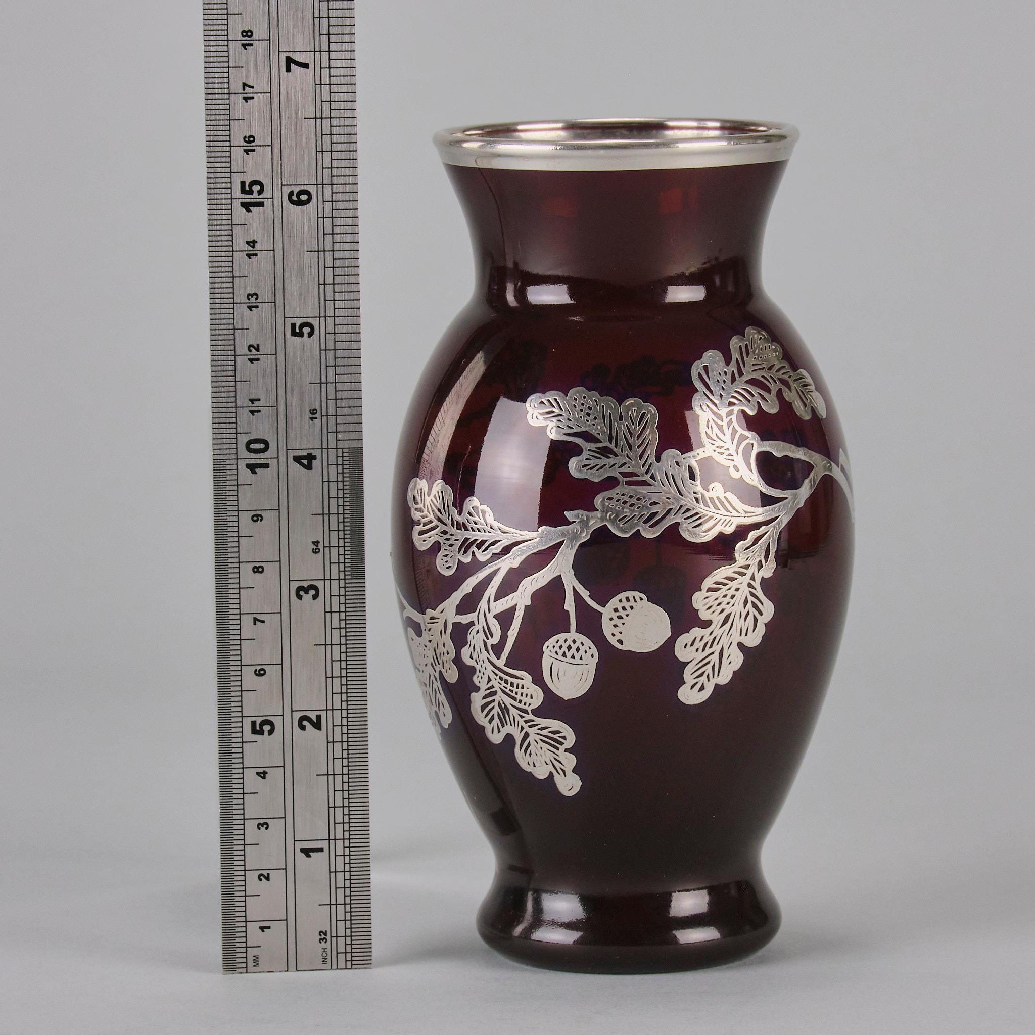 Vaso di vetro americano floreale A. Silver in vendita 4