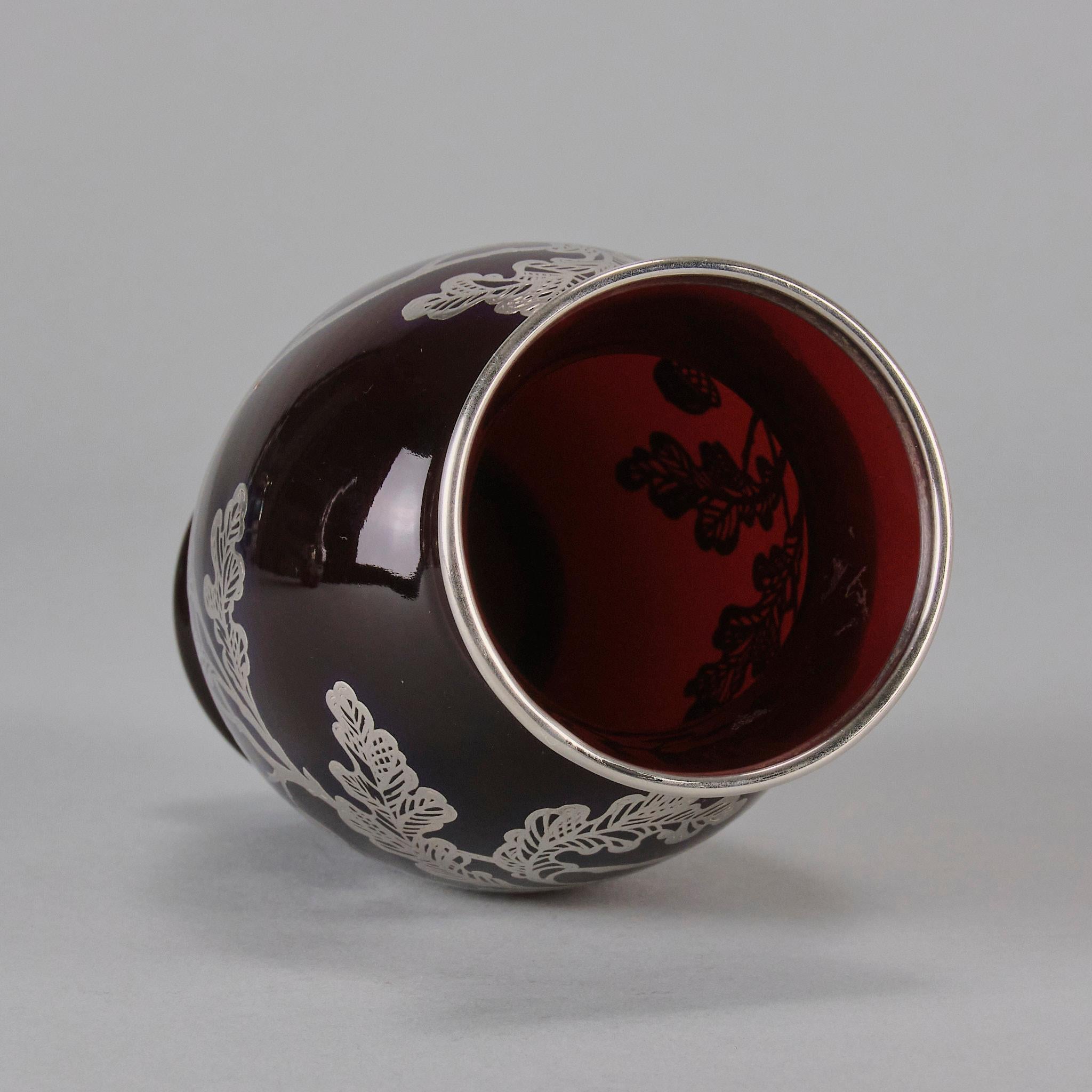 Vaso di vetro americano floreale A. Silver in vendita 5
