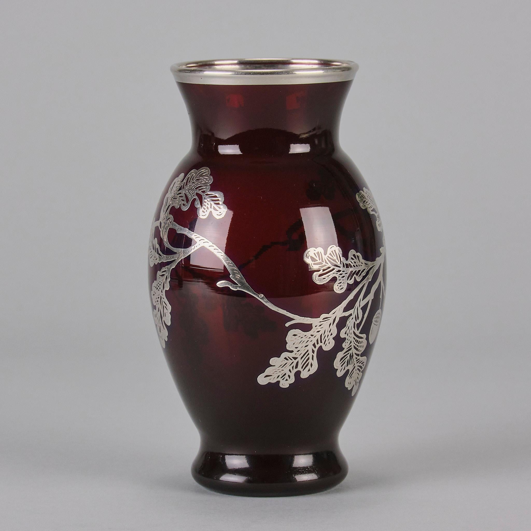 Moulé Vase en verre américain argenté à fleurs en vente