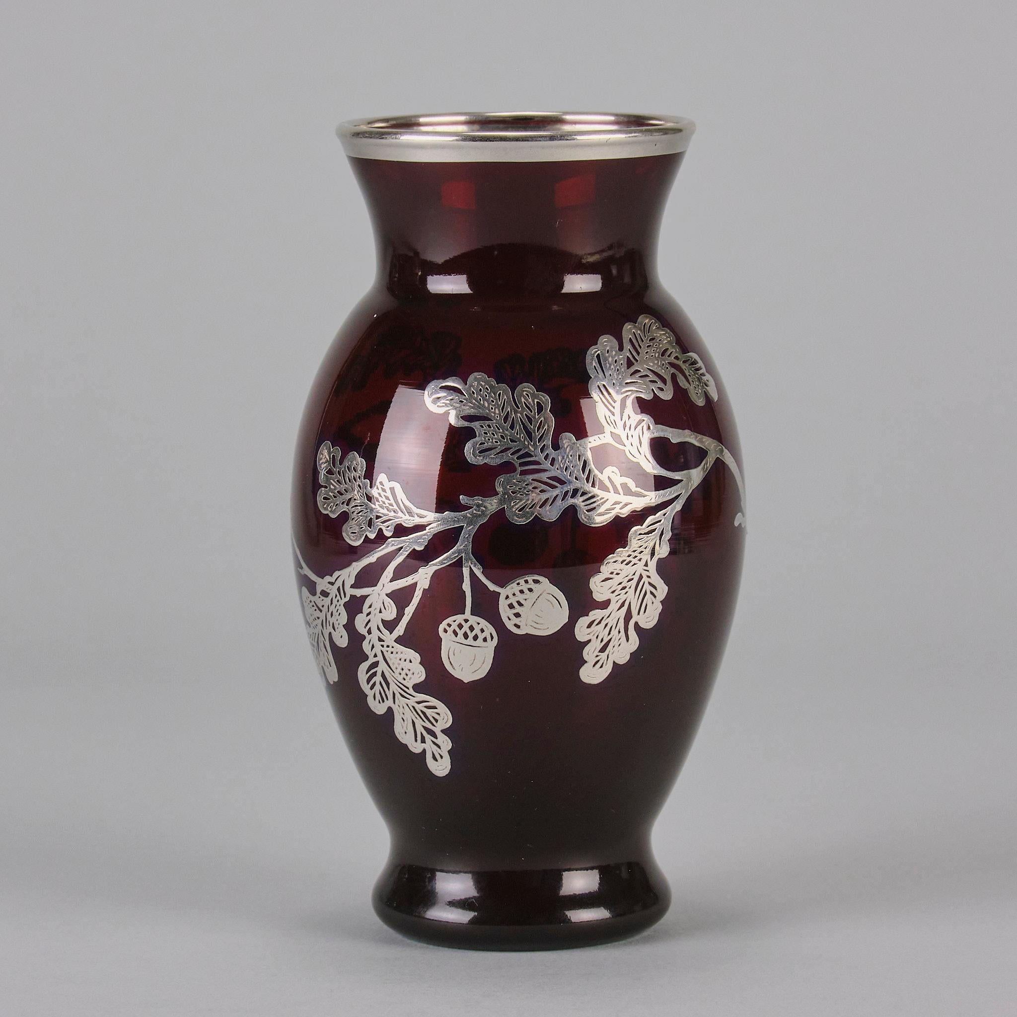20ième siècle Vase en verre américain argenté à fleurs en vente