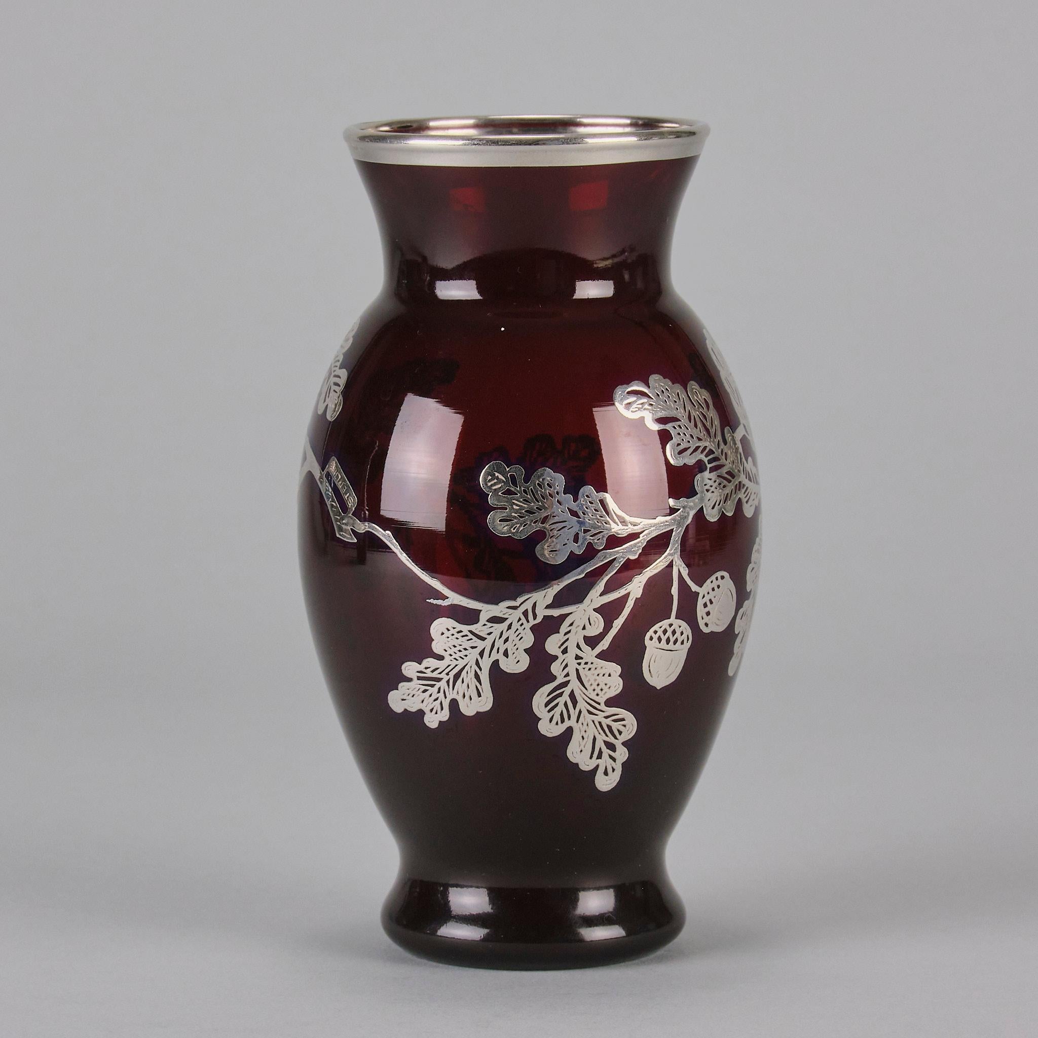 Verre d'art Vase en verre américain argenté à fleurs en vente