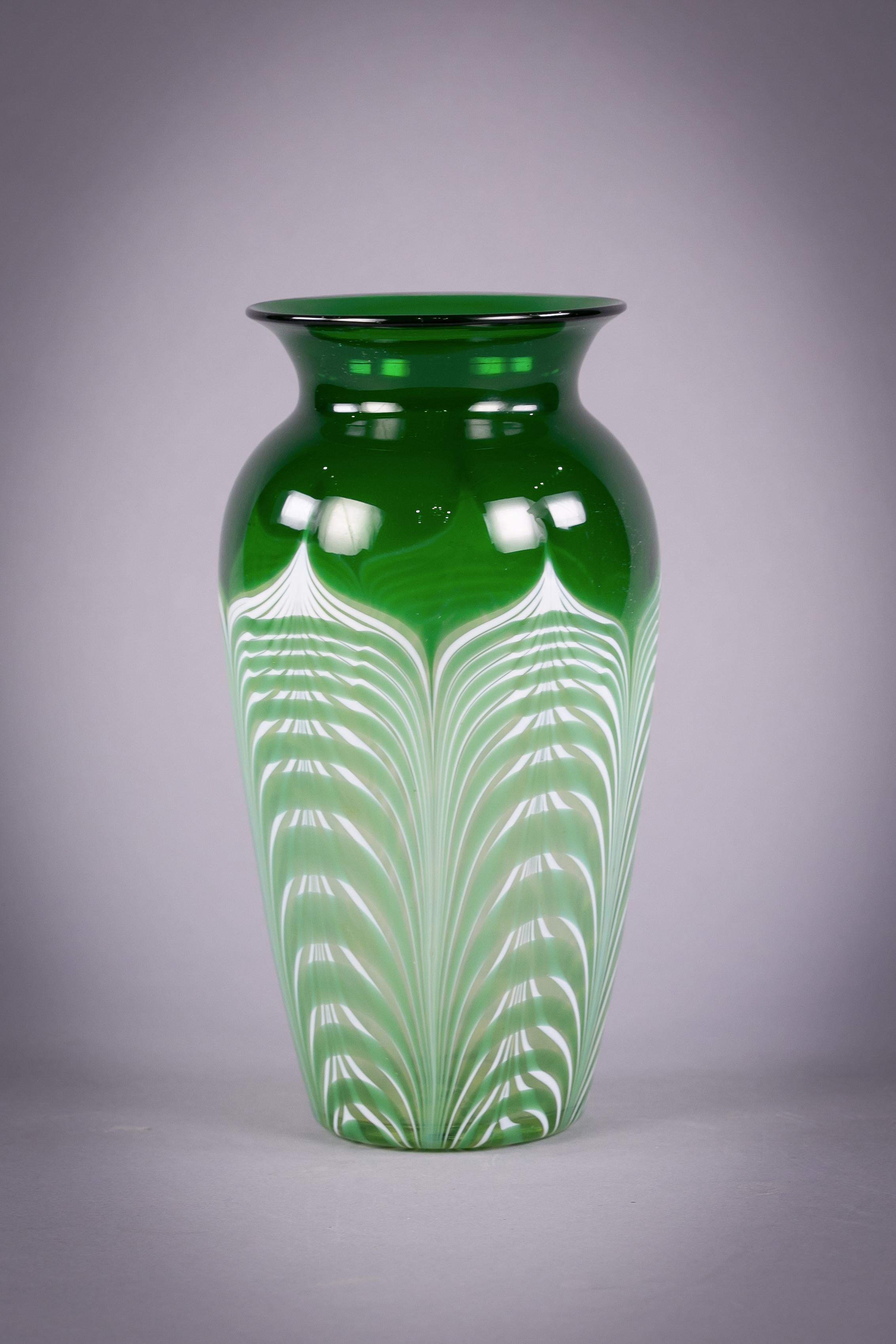 American Glass Vase, Early 20th Century For Sale 1