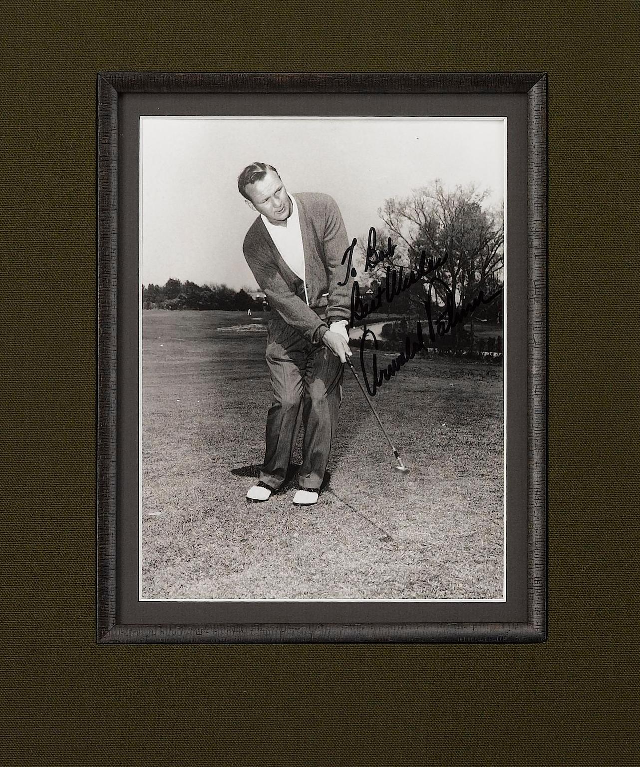 Les golfeurs les plus célèbres du XXe siècle sont réunis dans ce magnifique collage unique de signatures de golf à collectionner. Les signatures authentiques d'Arnold Palmer, Jack Nicklaus, Ben Hogan, Gene Sarazen, Byron Nelson et Sam Sneed sont