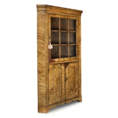 American Grain-Painted Corner Cabinet Cupboard, New England, circa 1805