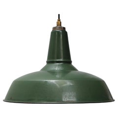 Lámpara colgante industrial vintage esmaltada en verde americano de Benjamin