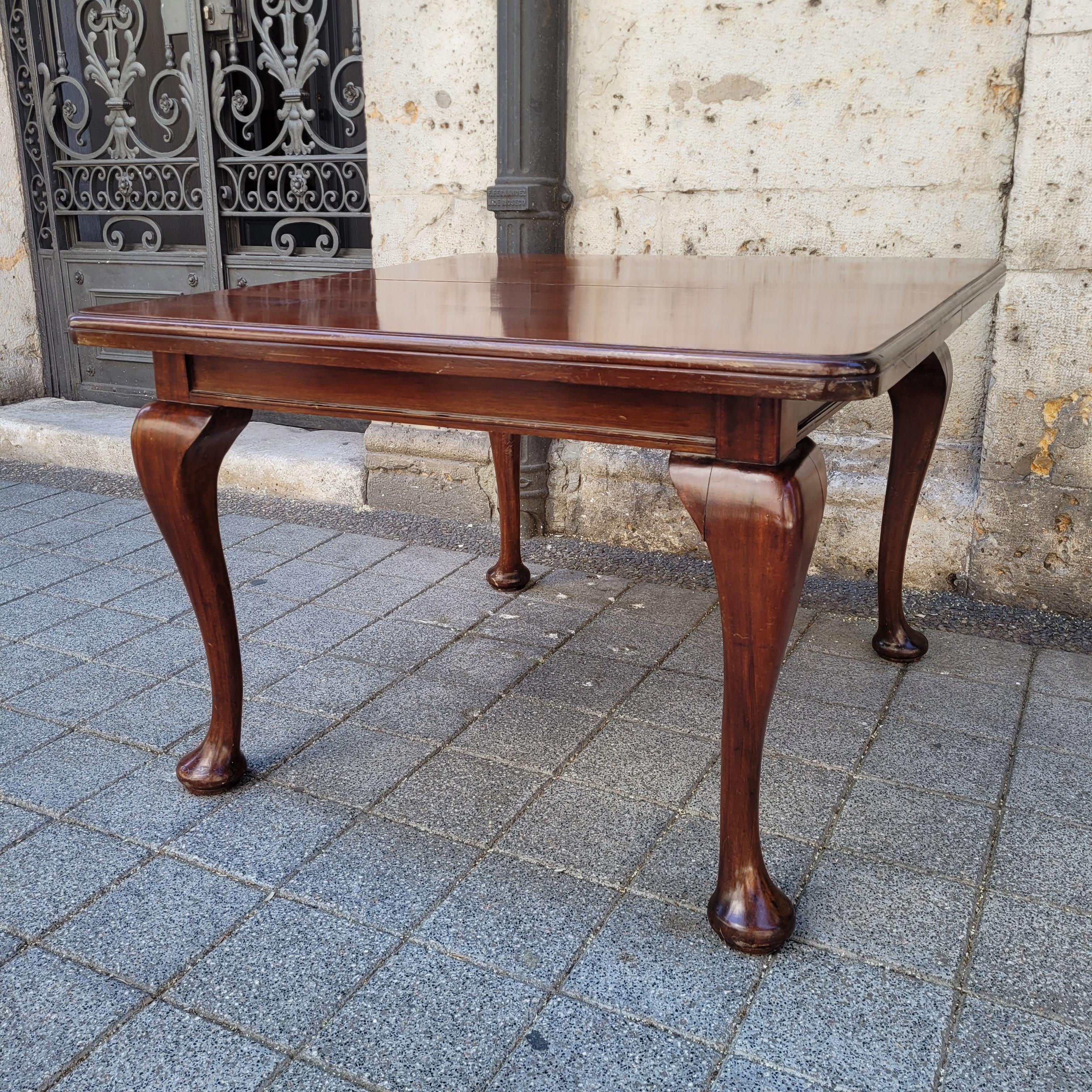 Early 19th Century American Hand-Cranked Dining Table by J & JW Meeks, New York For Sale
