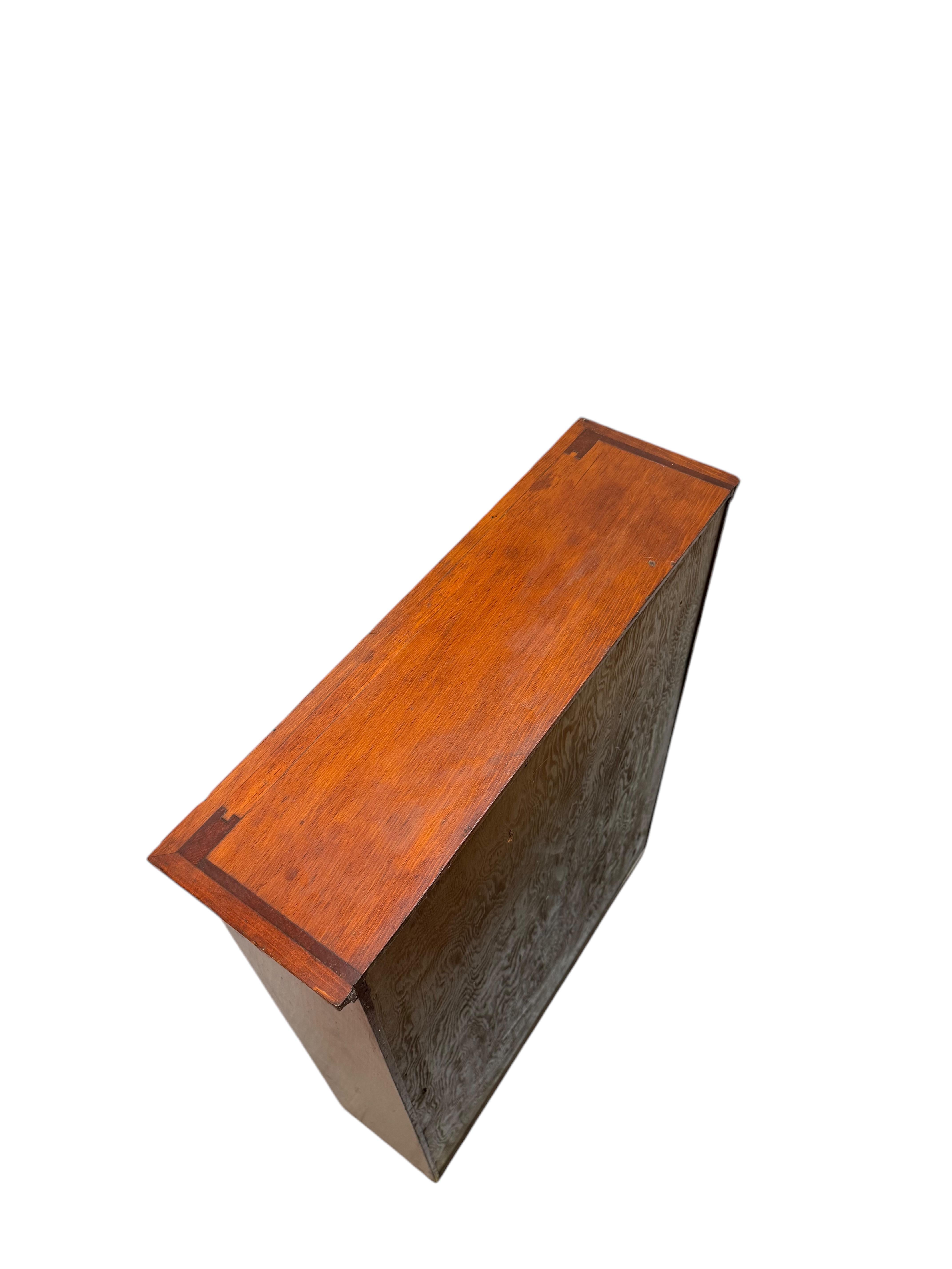 19th Century American Hanging Wall cabinet For Sale