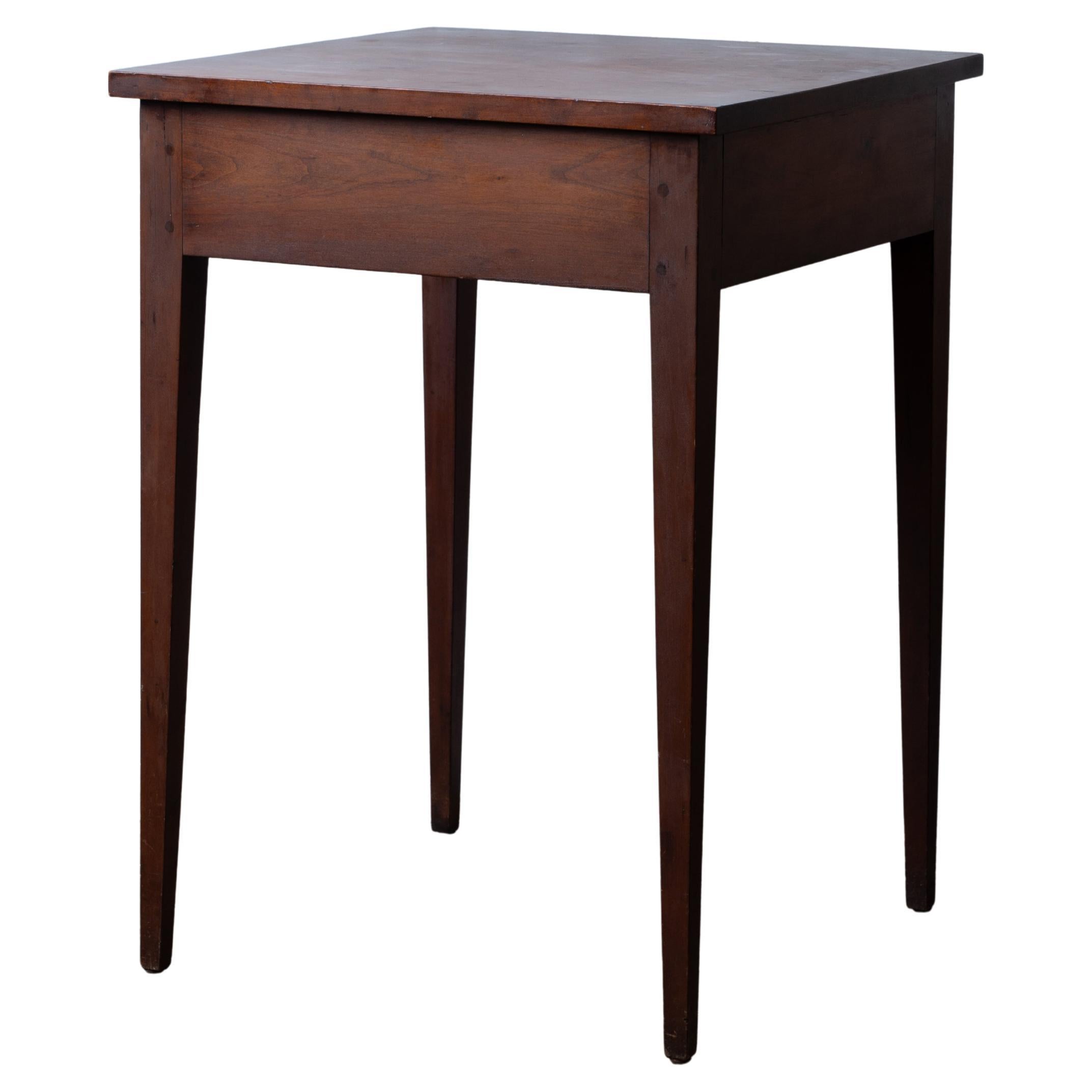 Stand américain en cerisier Hepplewhite, c. 1800 en vente