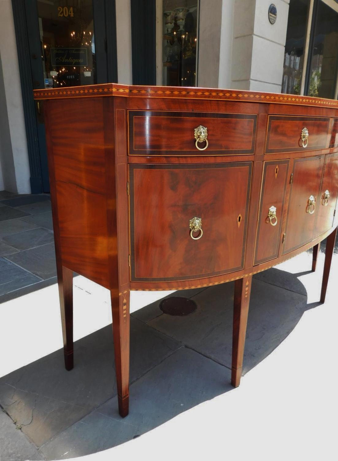 American Hepplewhite Mahogany Bow Front Satinwood Inlaid Sideboard, Circa 1780 In Excellent Condition For Sale In Hollywood, SC