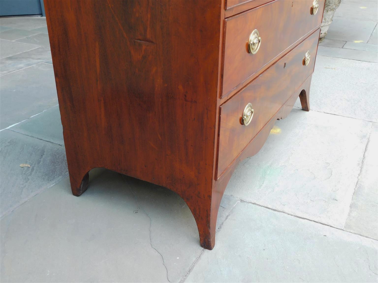 American Hepplewhite Mahogany Graduated Chest with Original Brasses, C. 1800 In Excellent Condition In Hollywood, SC