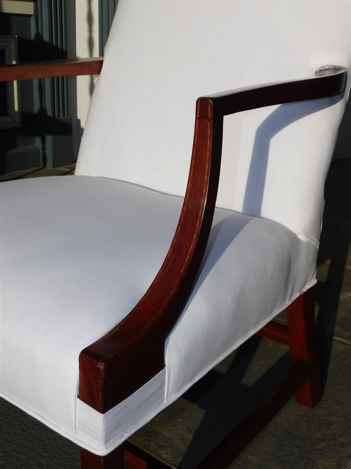 Fauteuil Martha Washington en acajou incrusté Hepplewhite, datant d'environ 1790 en vente 7