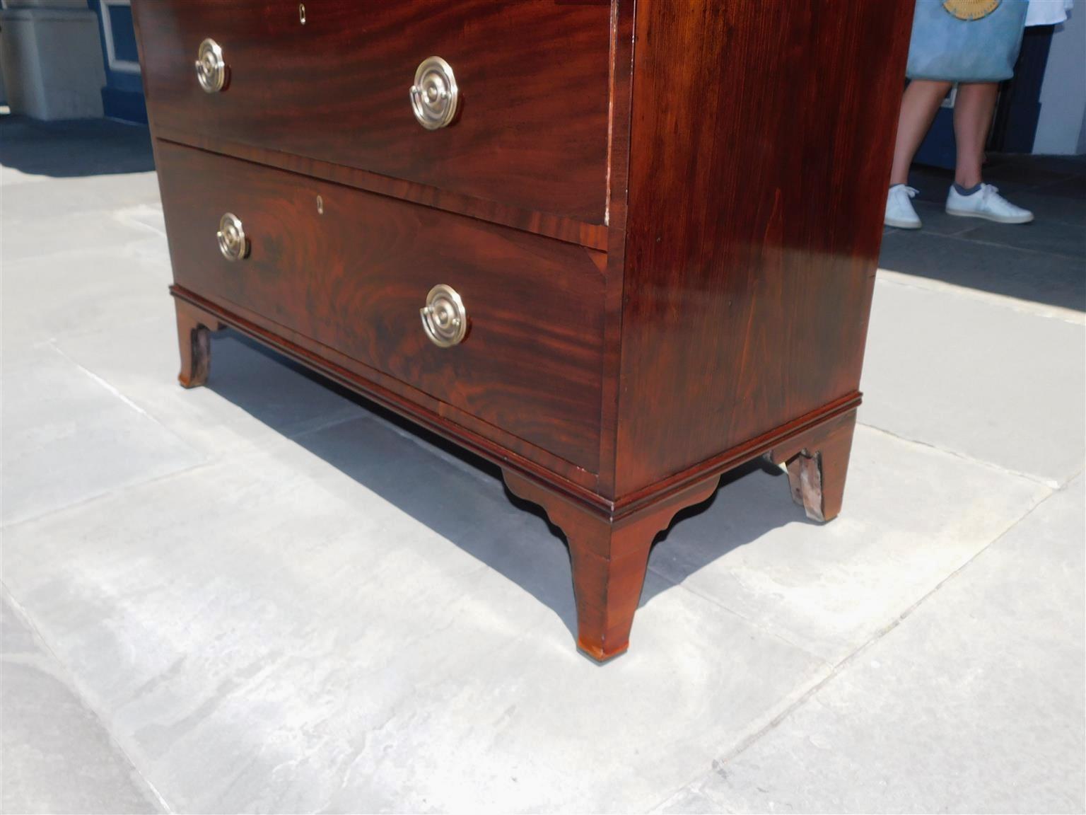 Brass American Hepplewhite Mahogany Reeded Chest of Drawers with Splayed Feet, C. 1790 For Sale