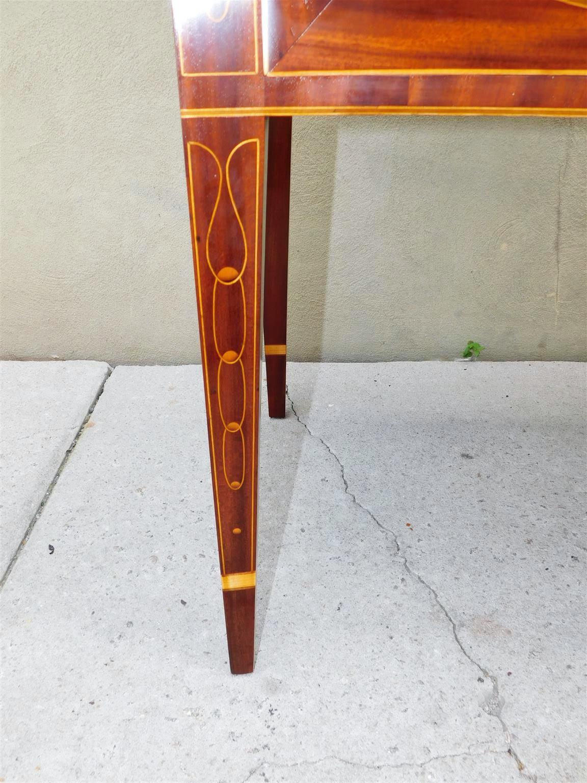 Amerikanisches Hepplewhite Mahagoni Serpentine Checkered Inlaid Sideboard, VA. C. 1780 im Angebot 5