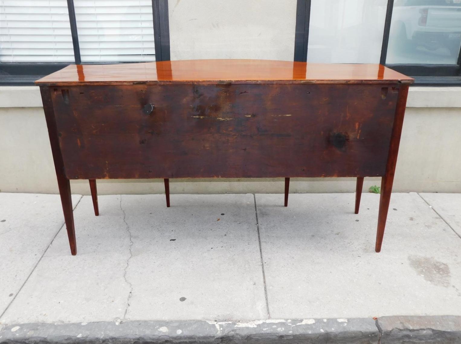 Amerikanisches Hepplewhite Mahagoni Serpentine Checkered Inlaid Sideboard, VA. C. 1780 im Angebot 11