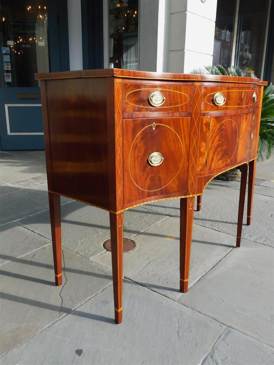 Hand-Crafted American Hepplewhite Mahogany Serpentine Satinwood Inlaid Sideboard, NY C. 1780 For Sale