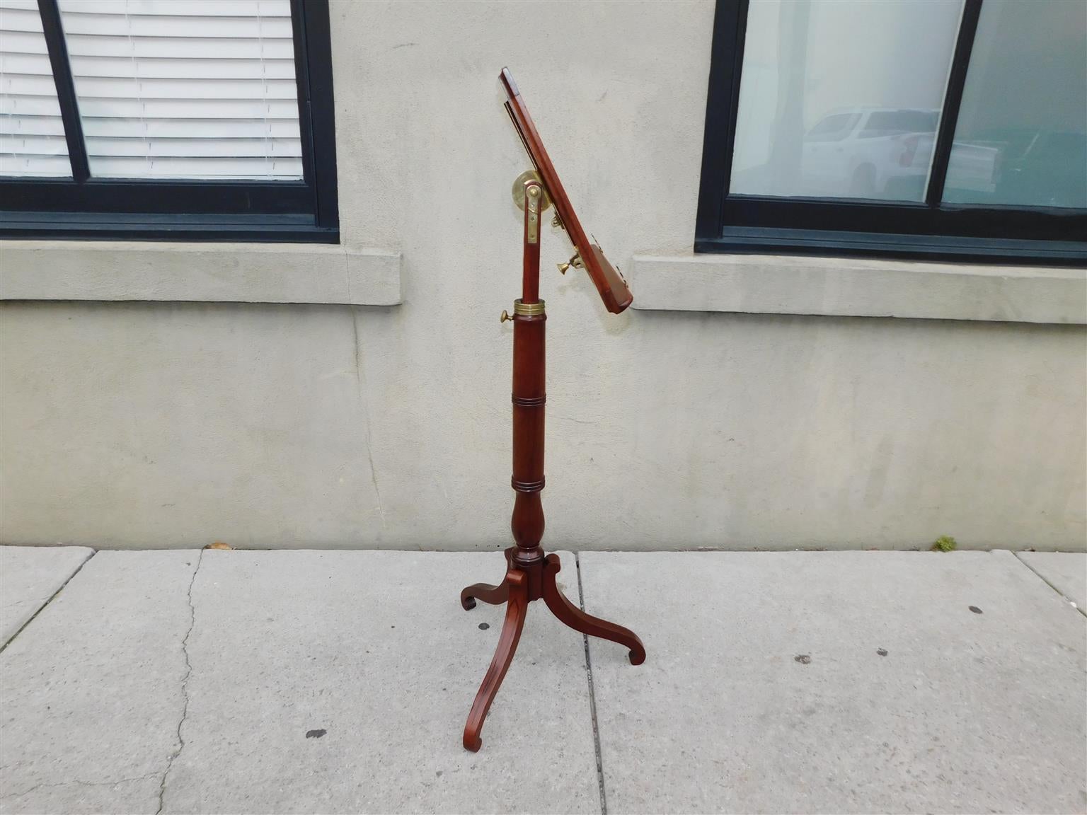 Inizio XIX secolo Leggio telescopico intarsiato in mogano americano Hepplewhite con gambe stese 1800 in vendita