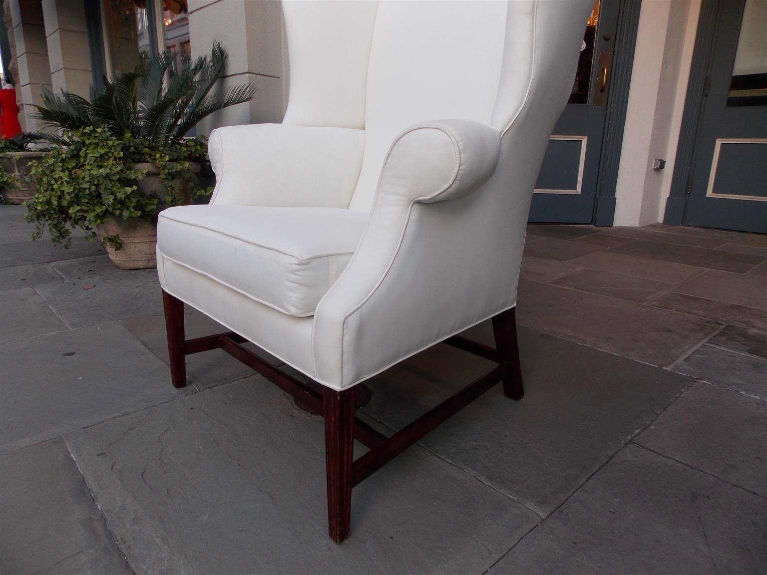 American Hepplewhite Mahogany Upholstered Wing Back Chair, New York, Circa 1790 (Spätes 18. Jahrhundert)