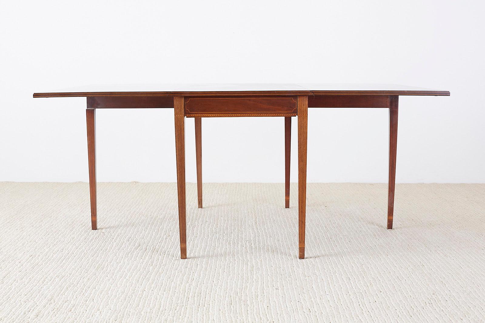20th Century American Hepplewhite Style Mahogany Banquet Dining Table