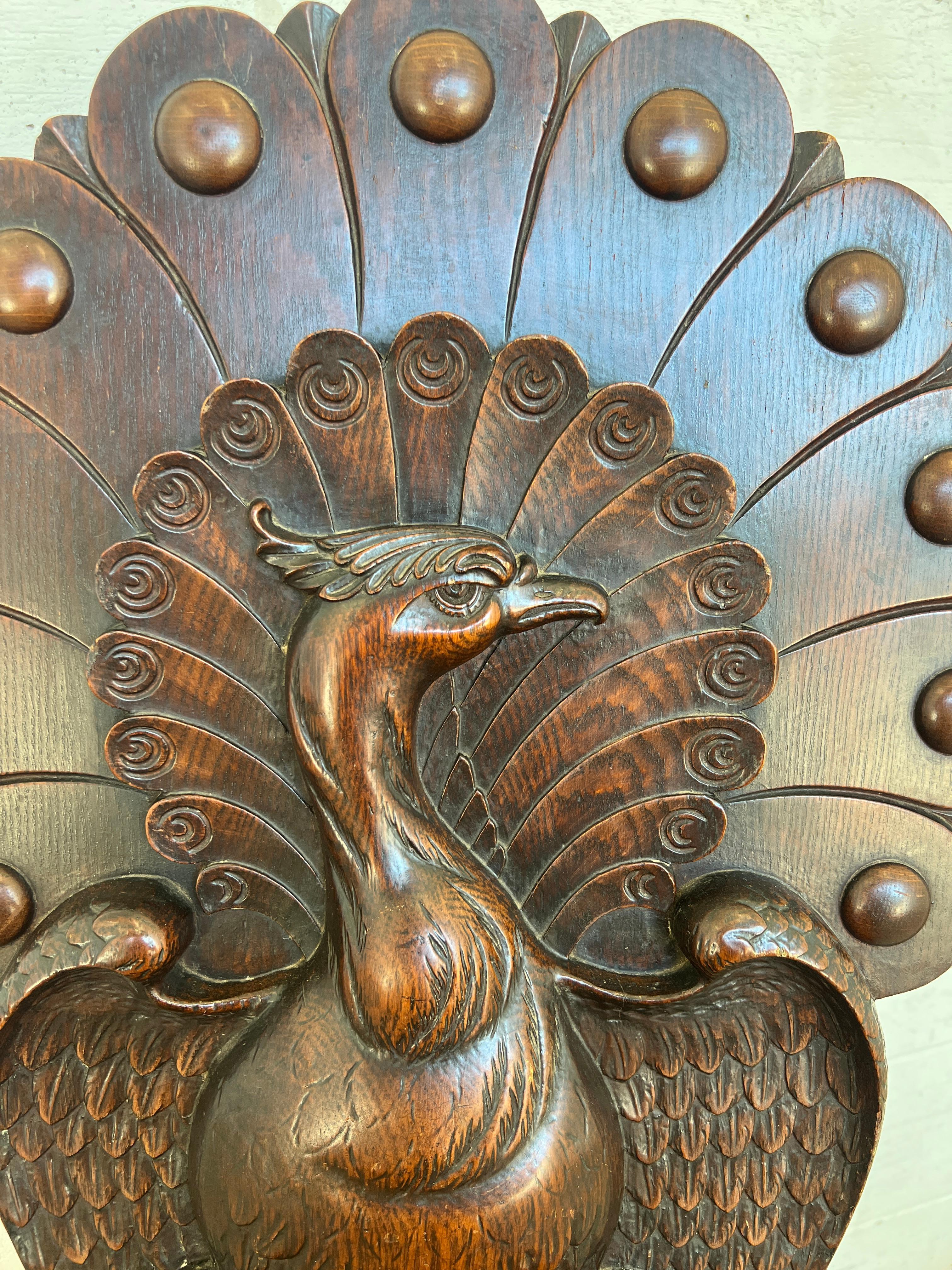Amerikanischer hochviktorianischer Art Nouveau geschnitzter Pfau Form Beistellstuhl im Angebot 2