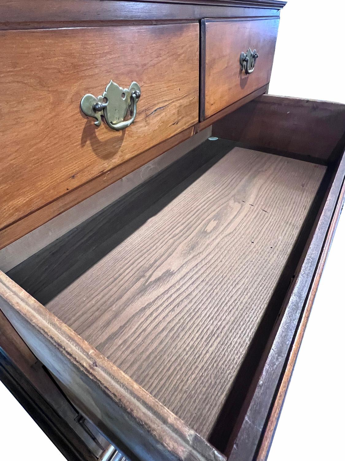 Fatto a mano Cassettiera Highboy americana in vendita