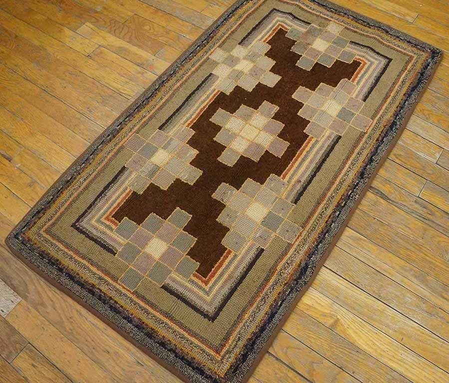 Antique American Hooked Rug 2' 3'' x 3' 10'' In Good Condition For Sale In New York, NY